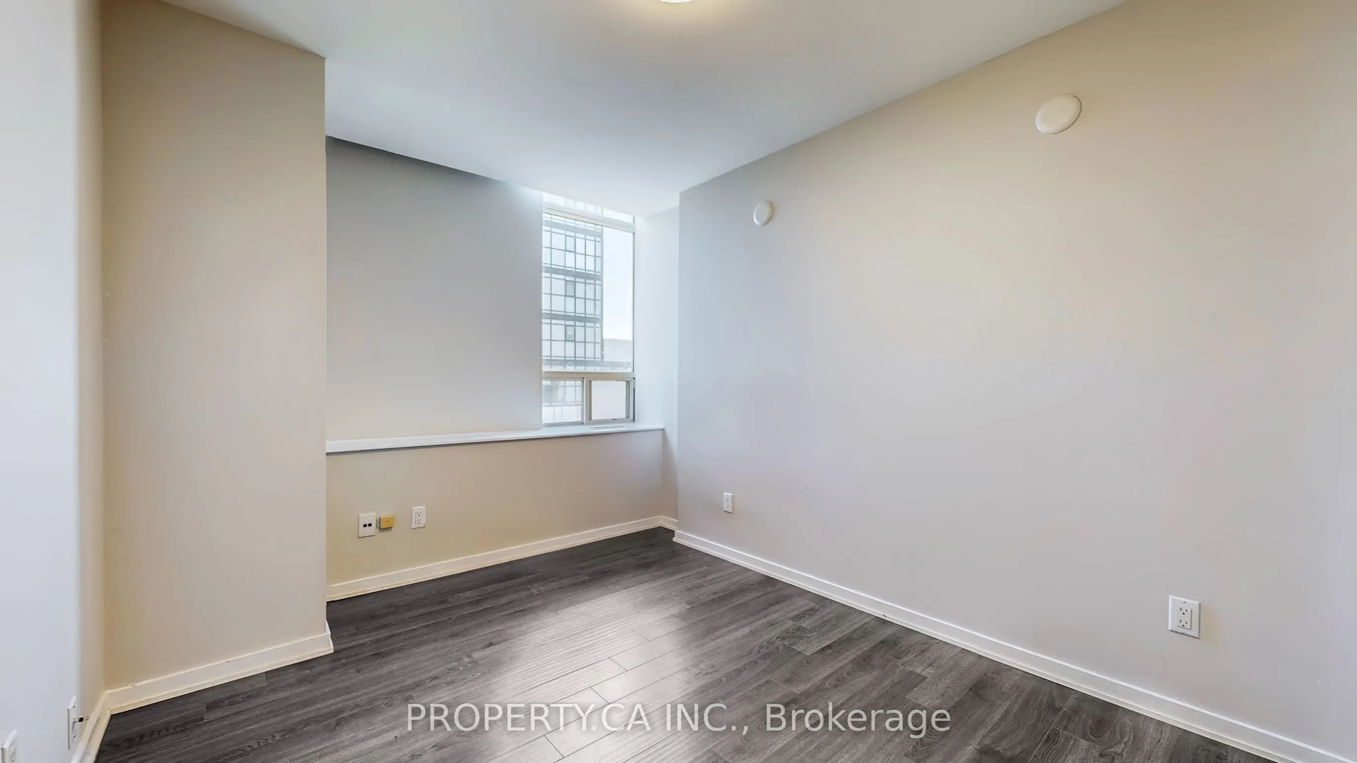 300 Manitoba Street, #316