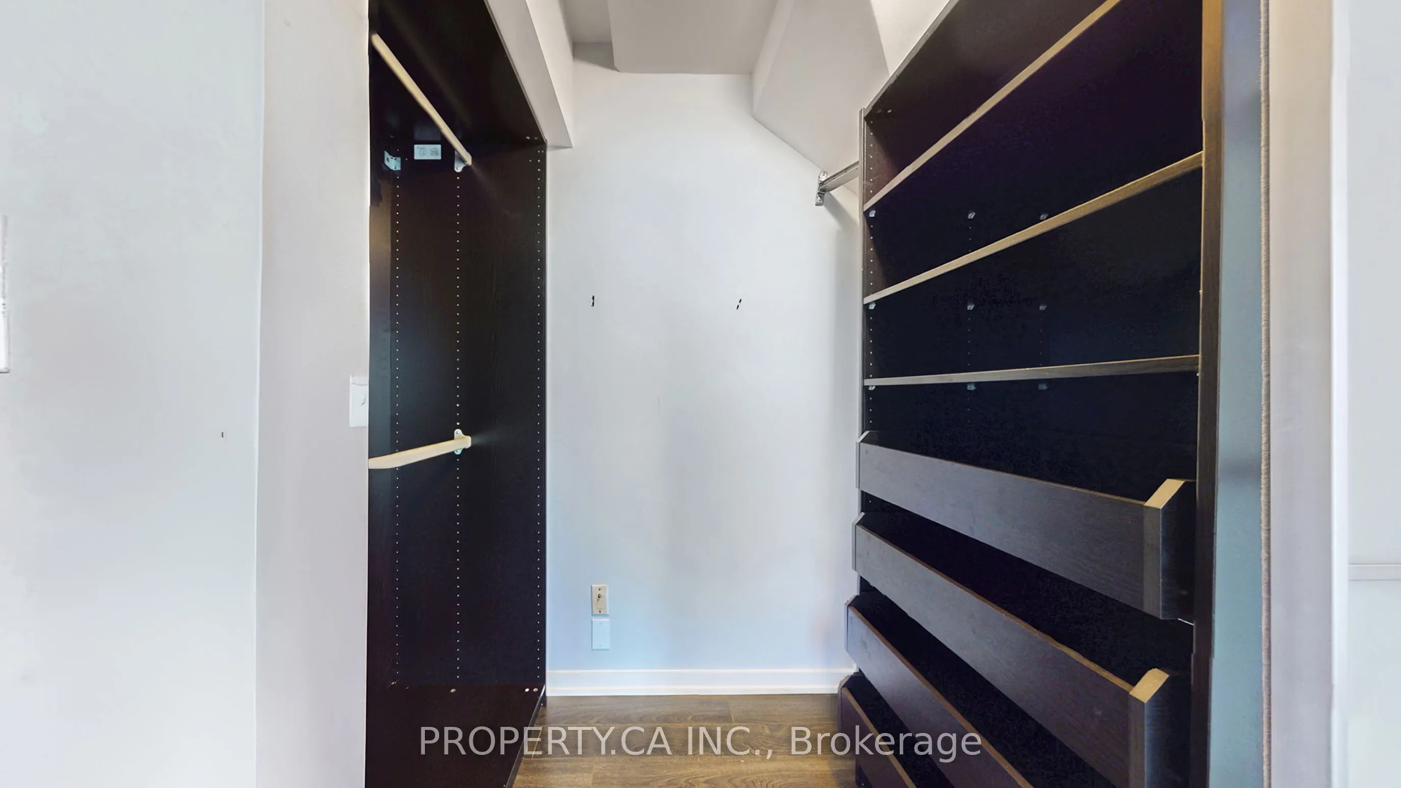 300 Manitoba Street, #316