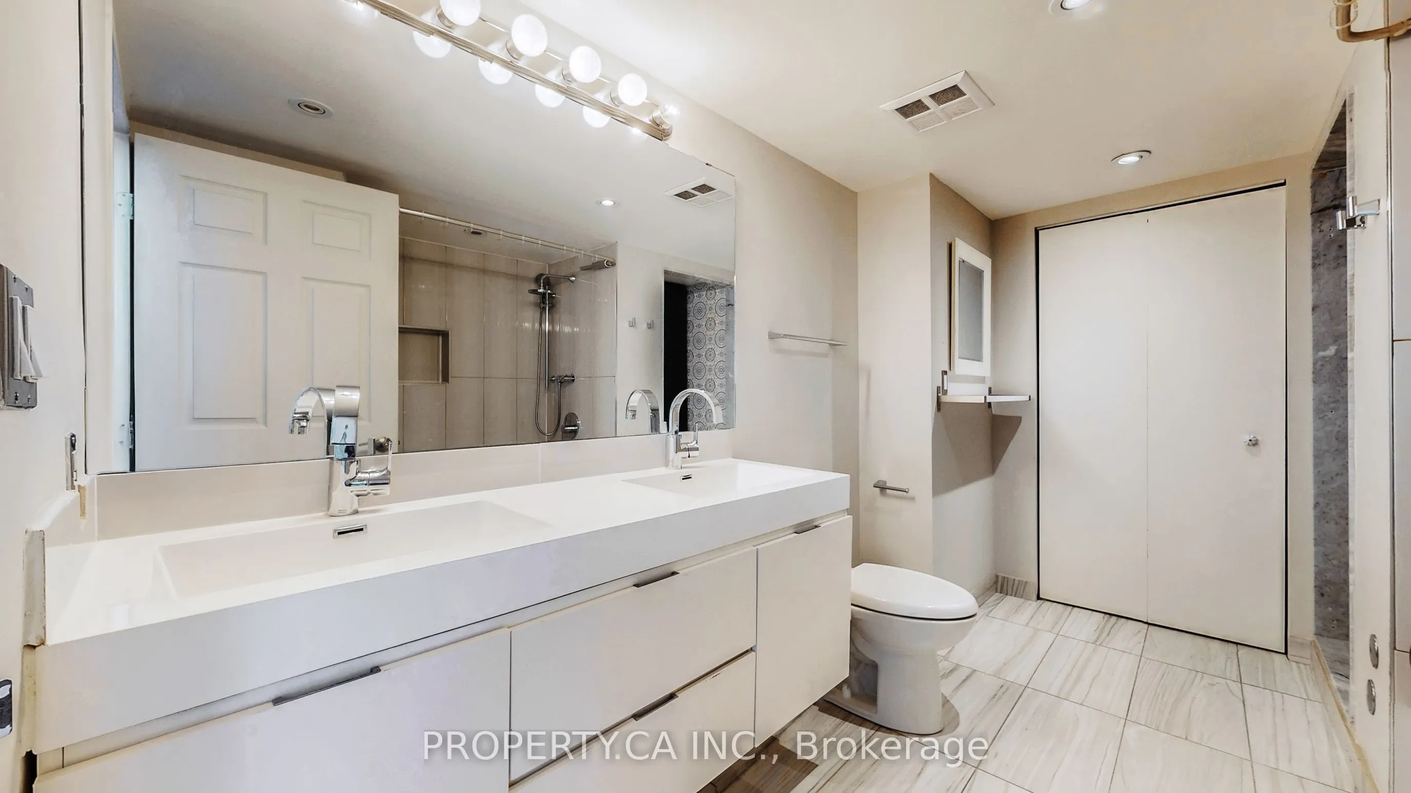 300 Manitoba Street, #316