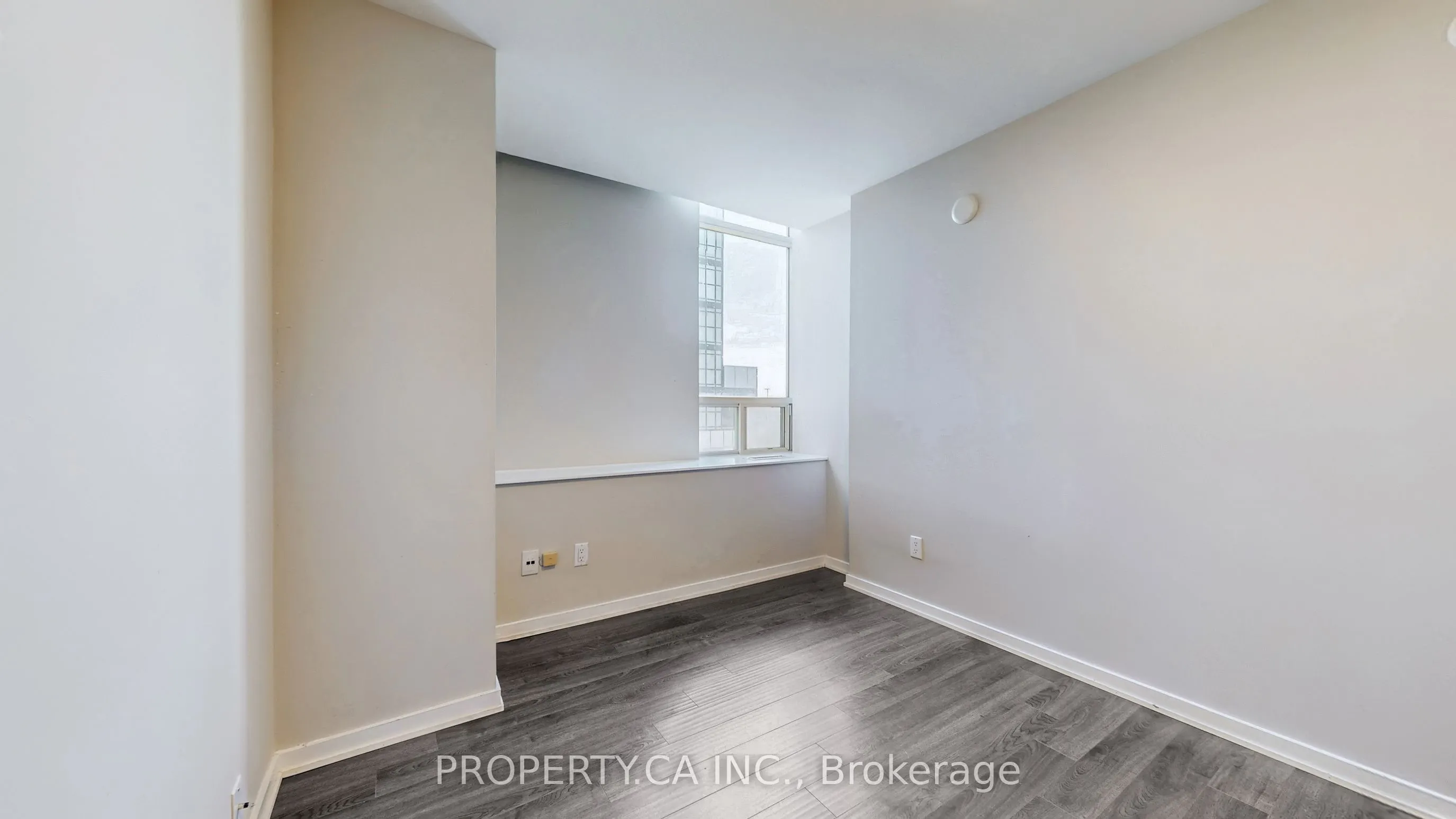 300 Manitoba Street, #316