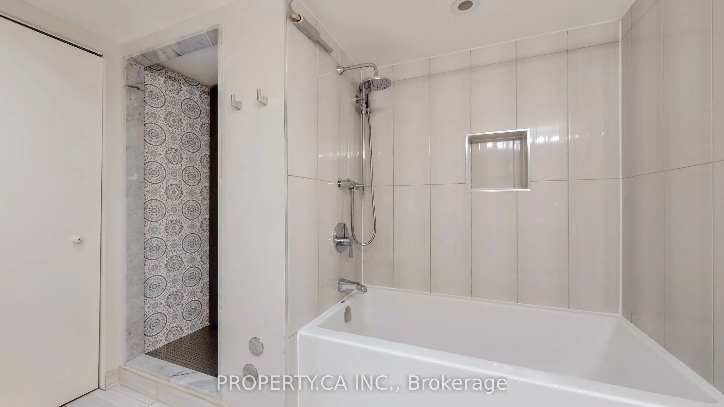 300 Manitoba Street, #316