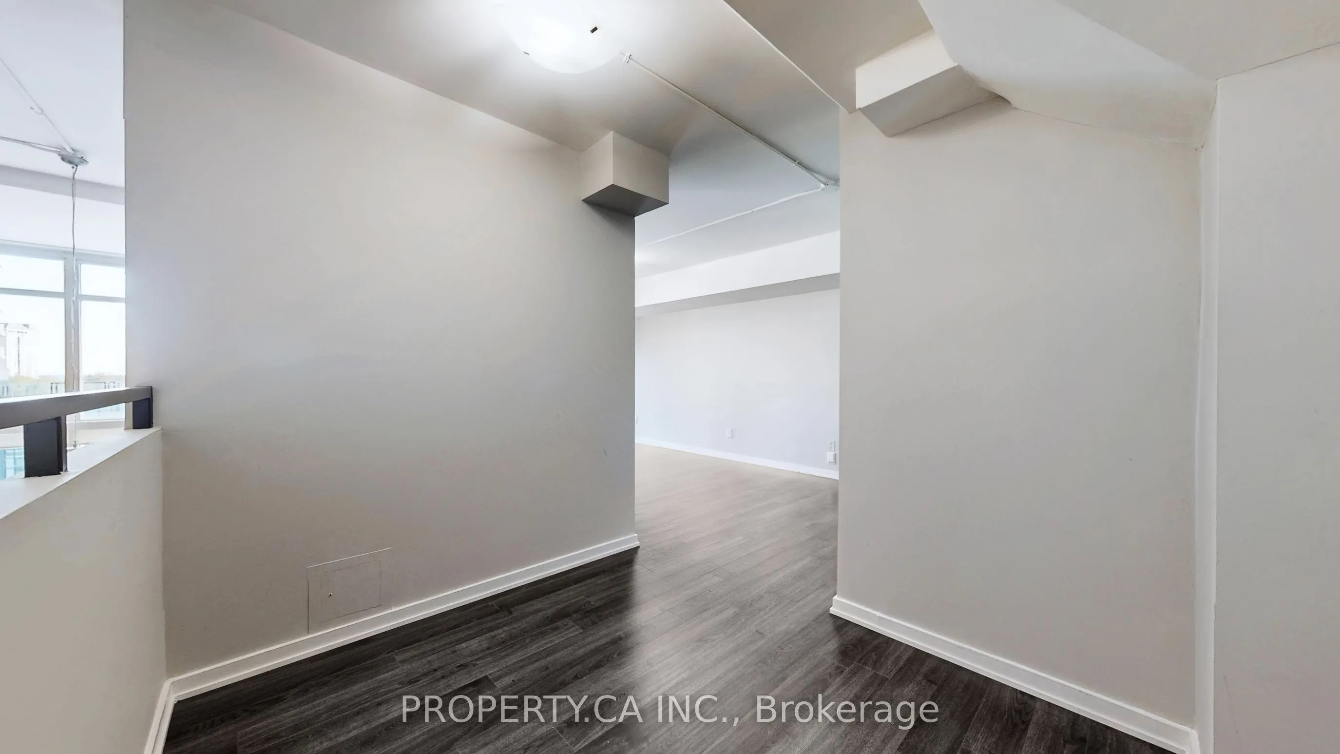 300 Manitoba Street, #316