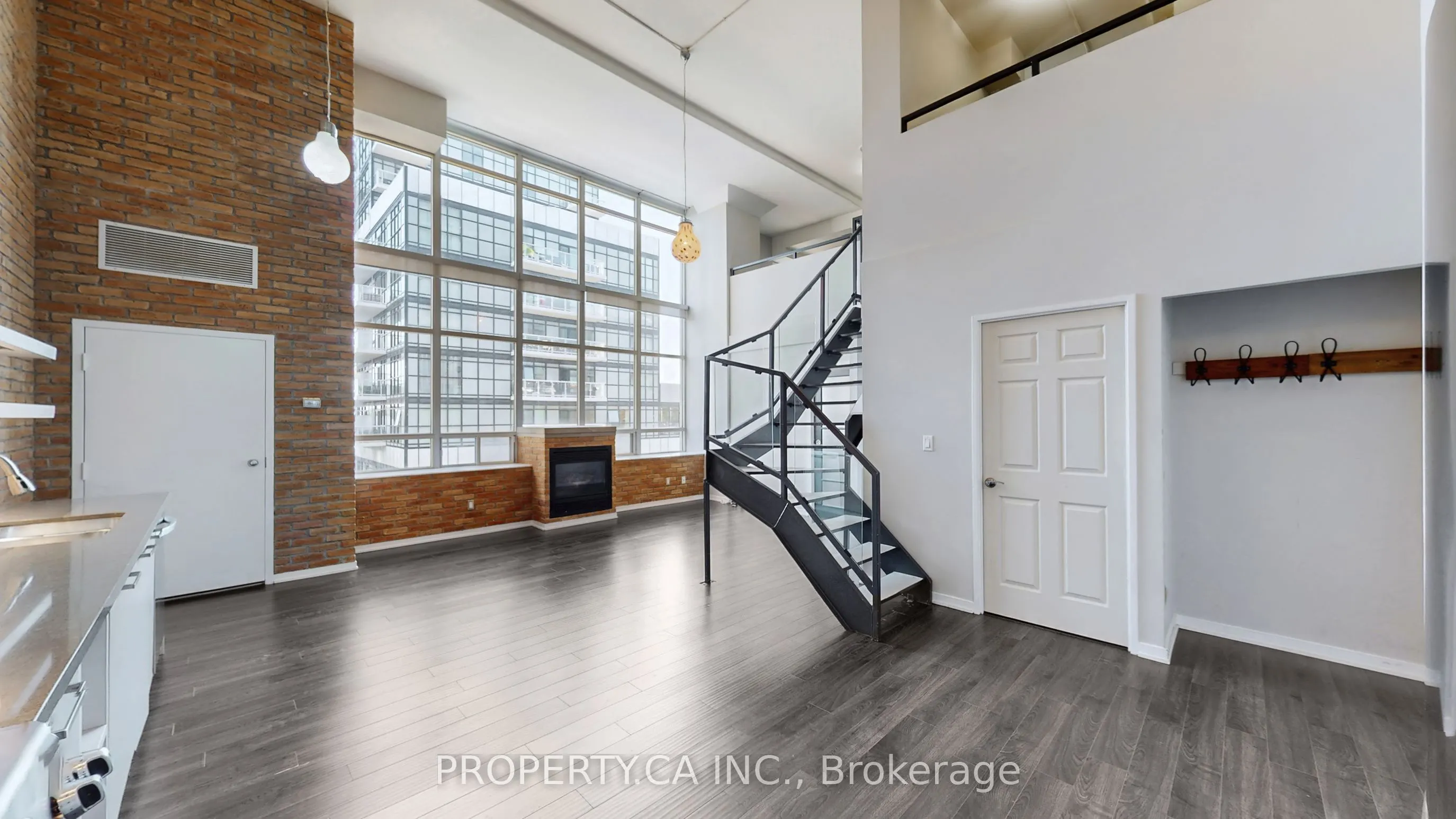 300 Manitoba Street, #316