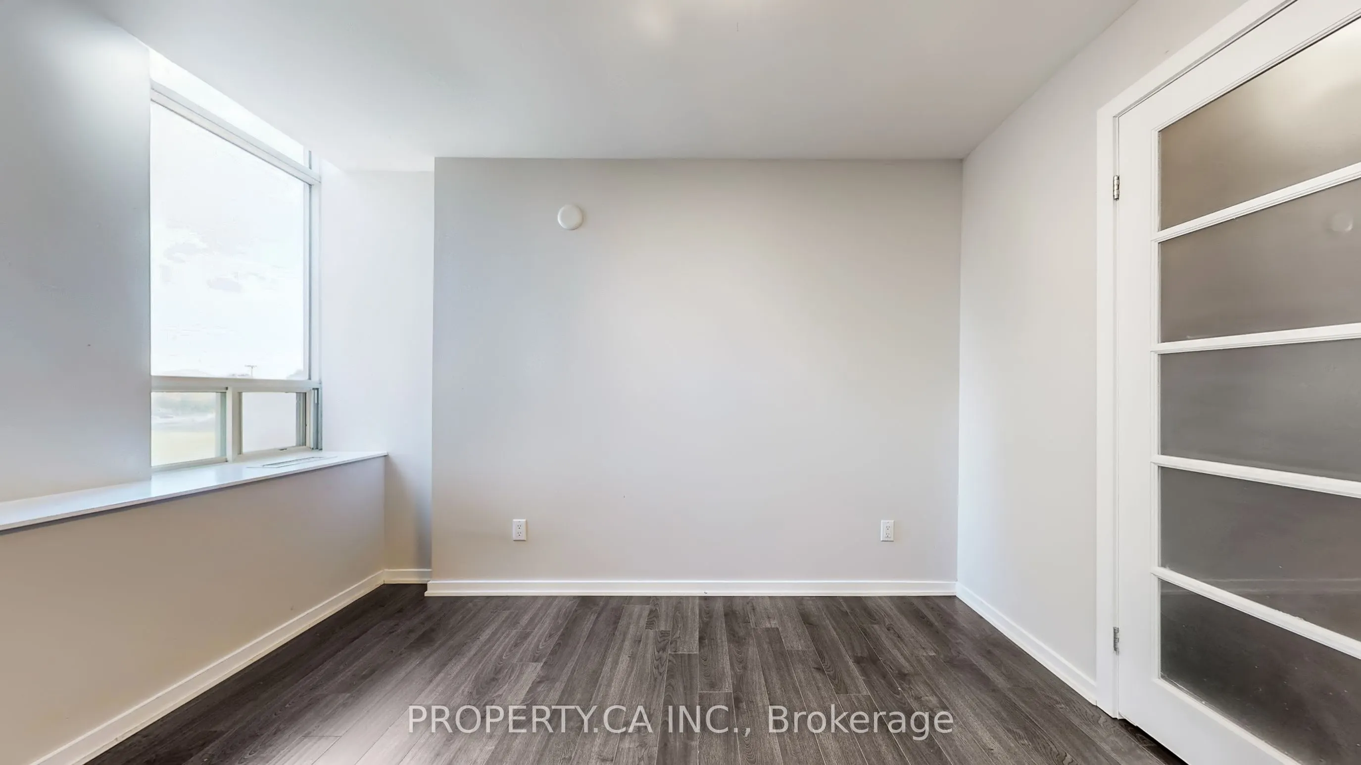 300 Manitoba Street, #316