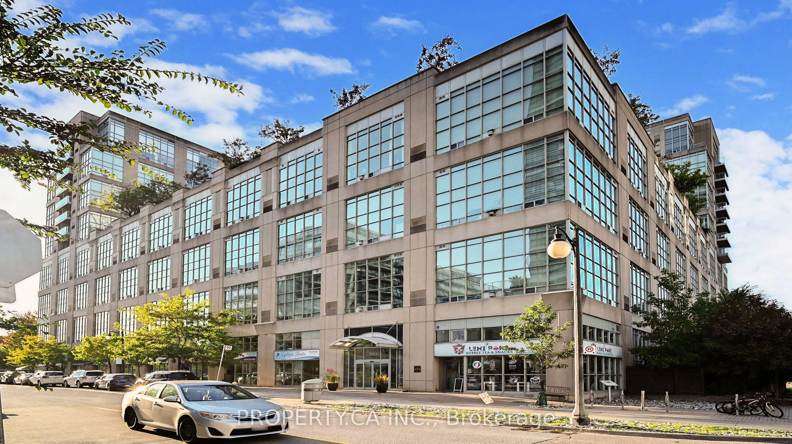300 Manitoba Street, #316