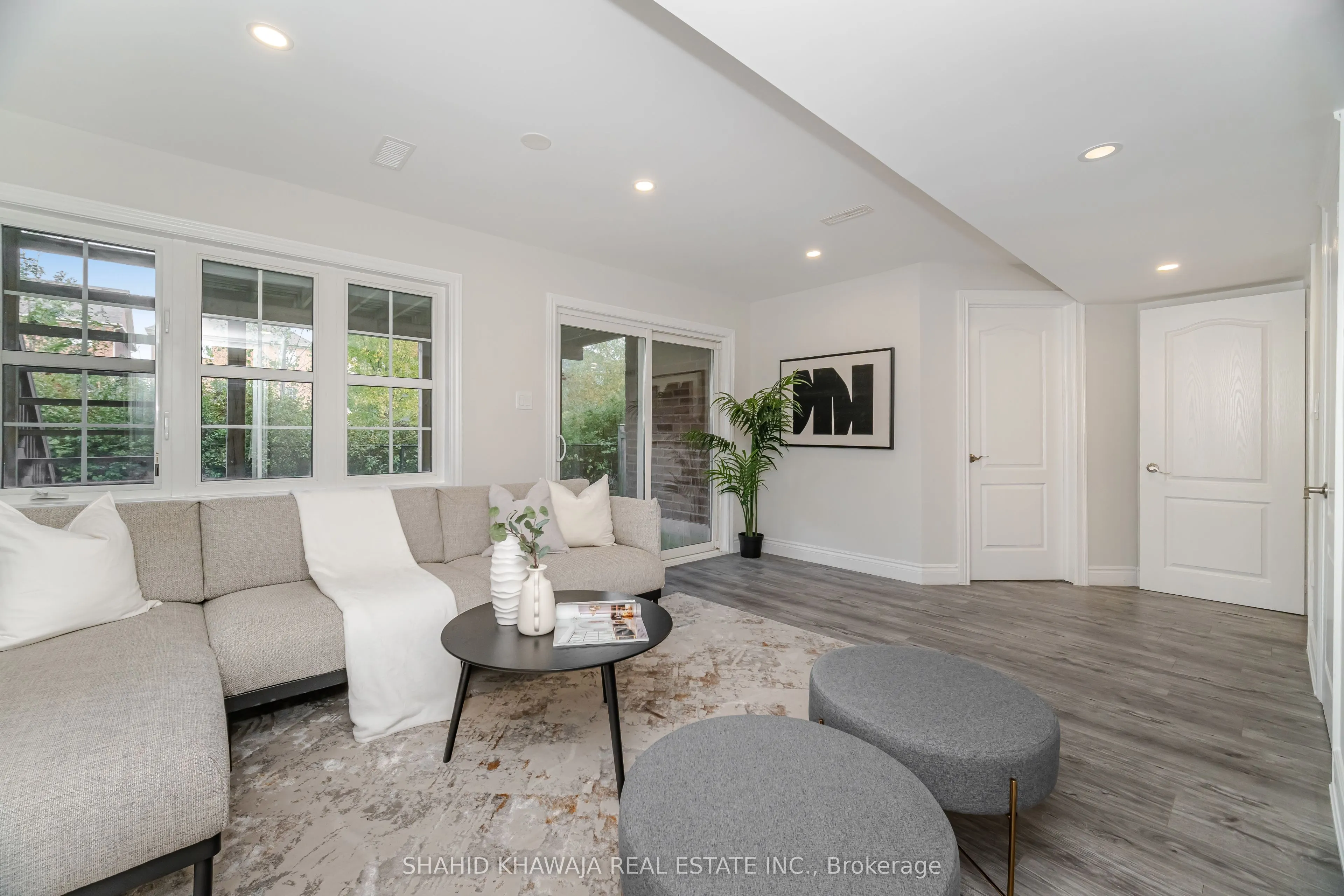 480 Nairn Circle