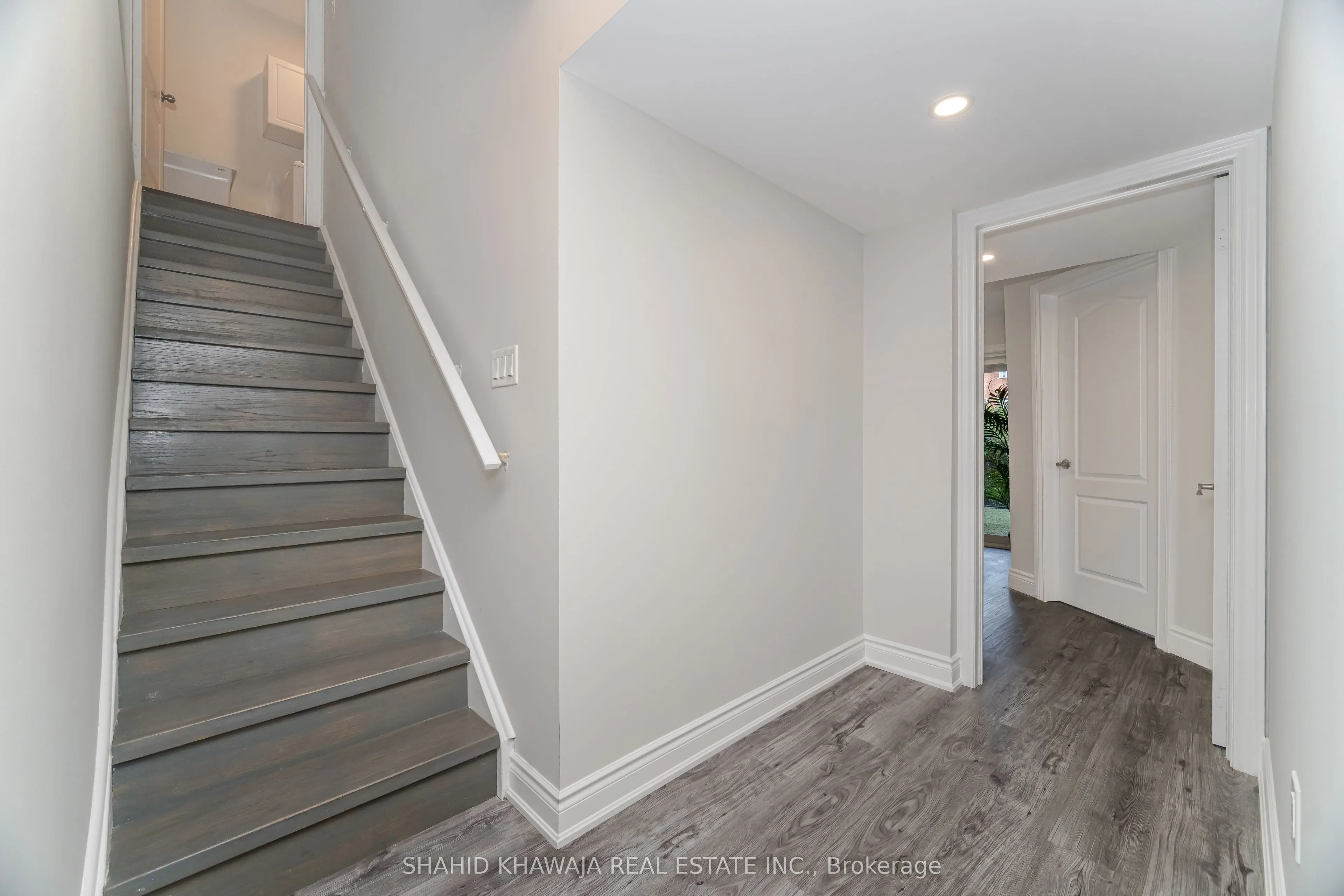 480 Nairn Circle