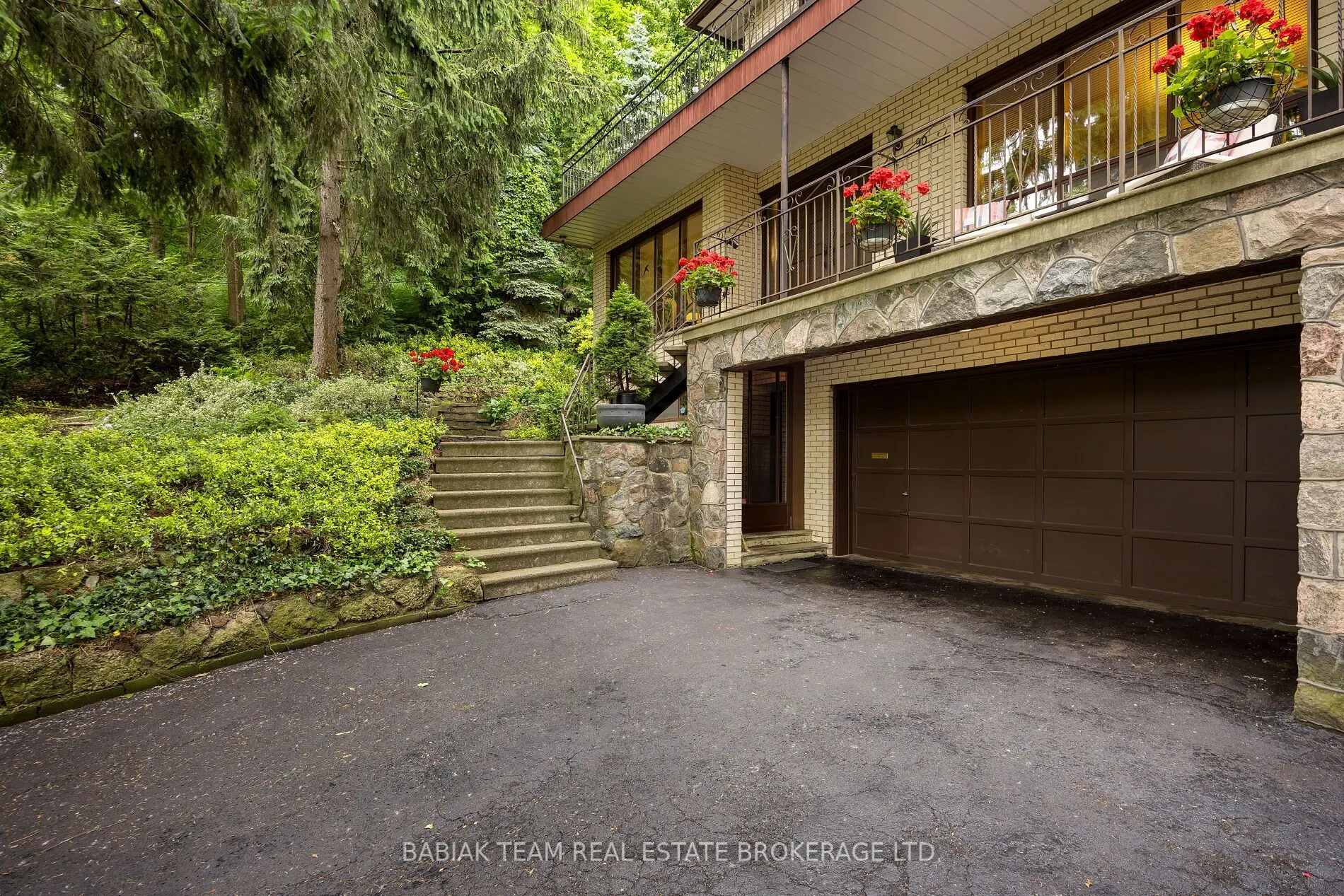 90 Humberview Road