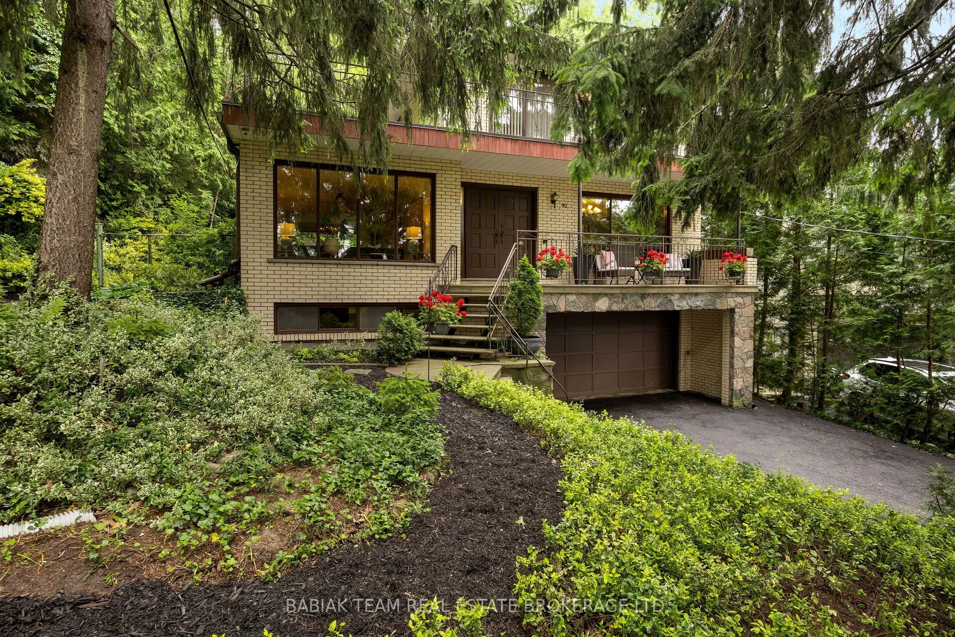 90 Humberview Road