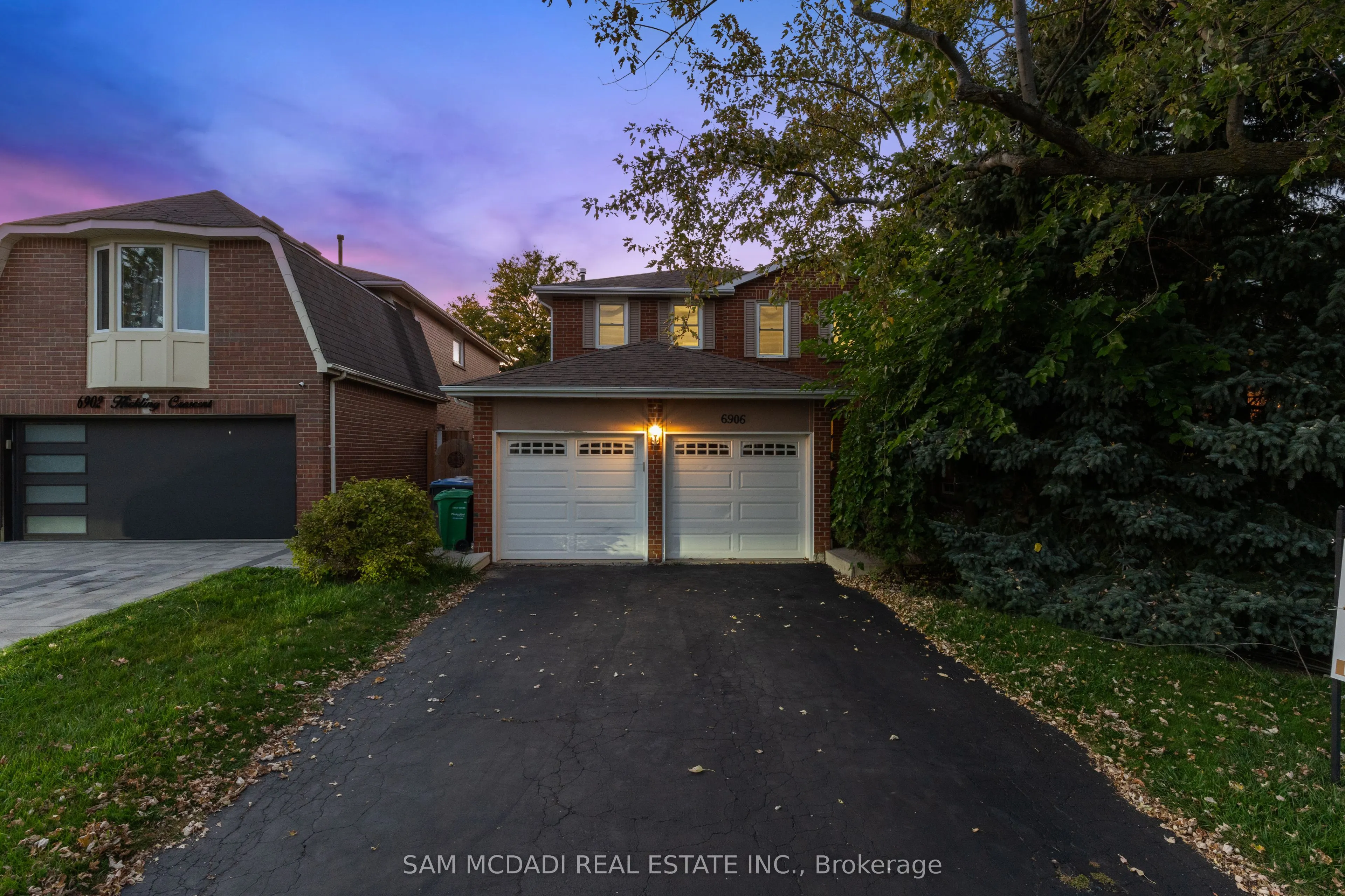 6906 Hickling Crescent