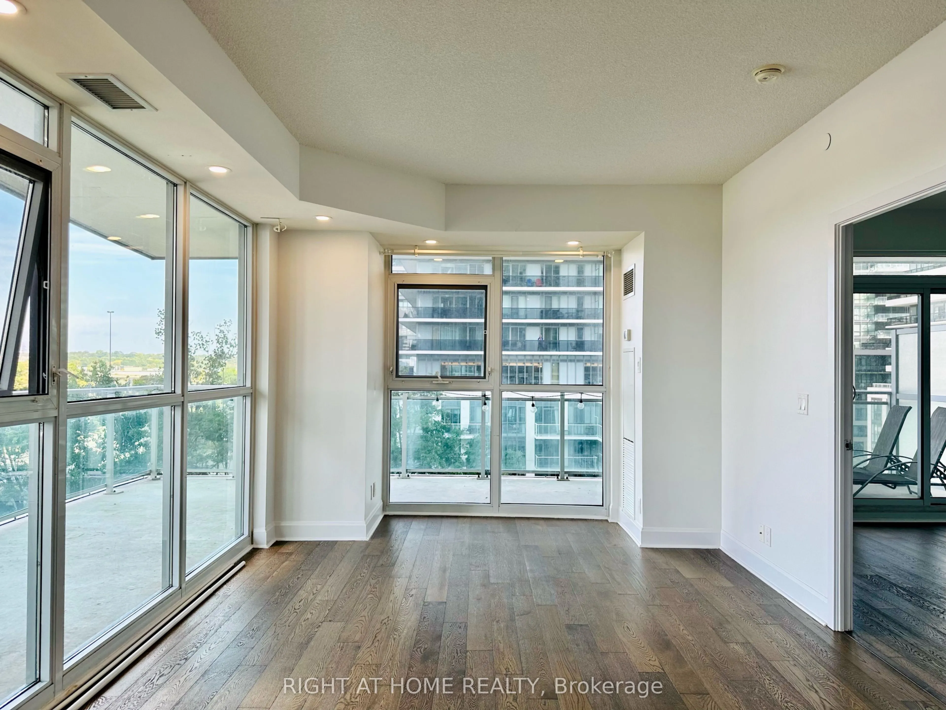 33 Shore Breeze Drive, #504