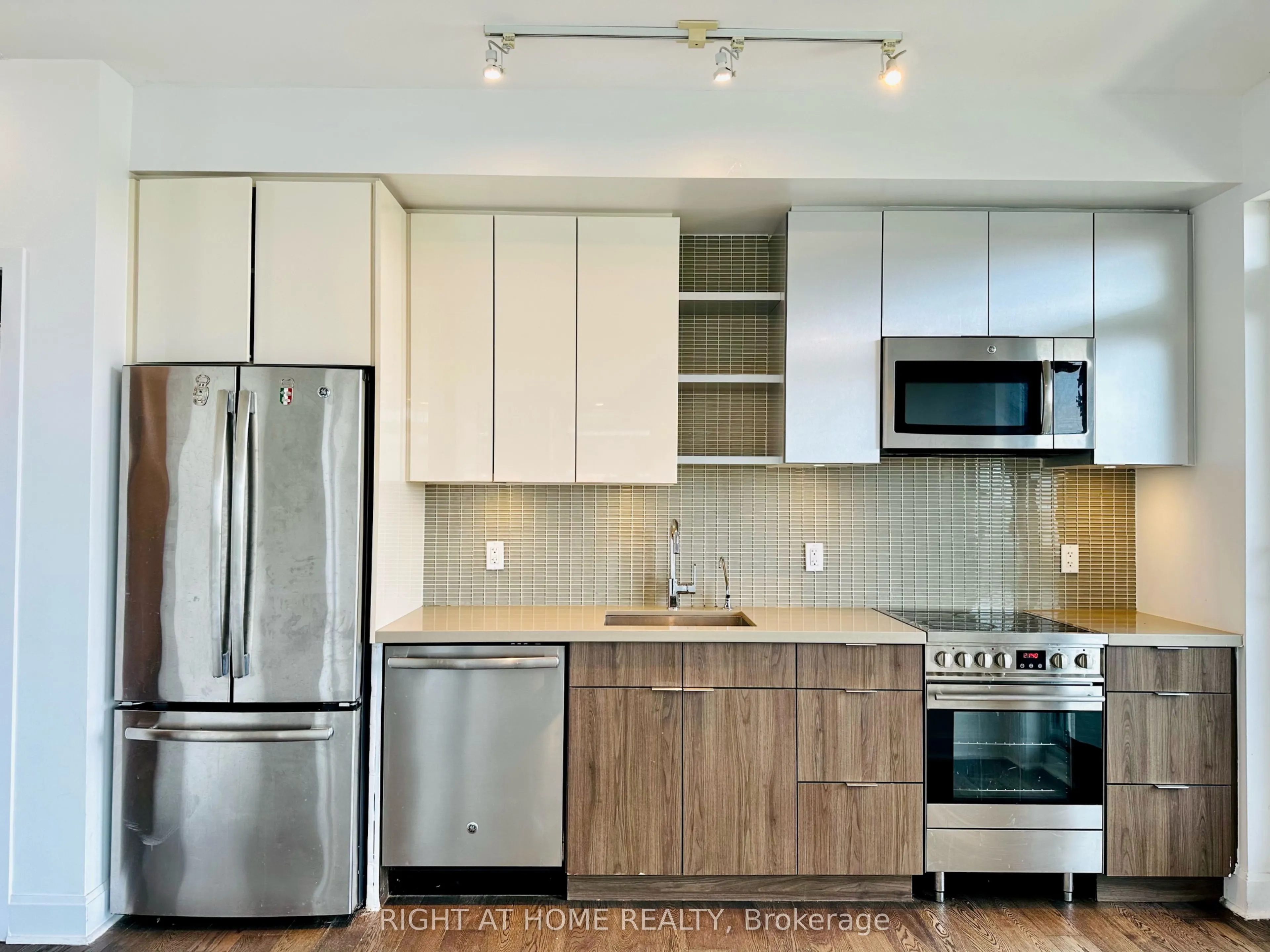 33 Shore Breeze Drive, #504