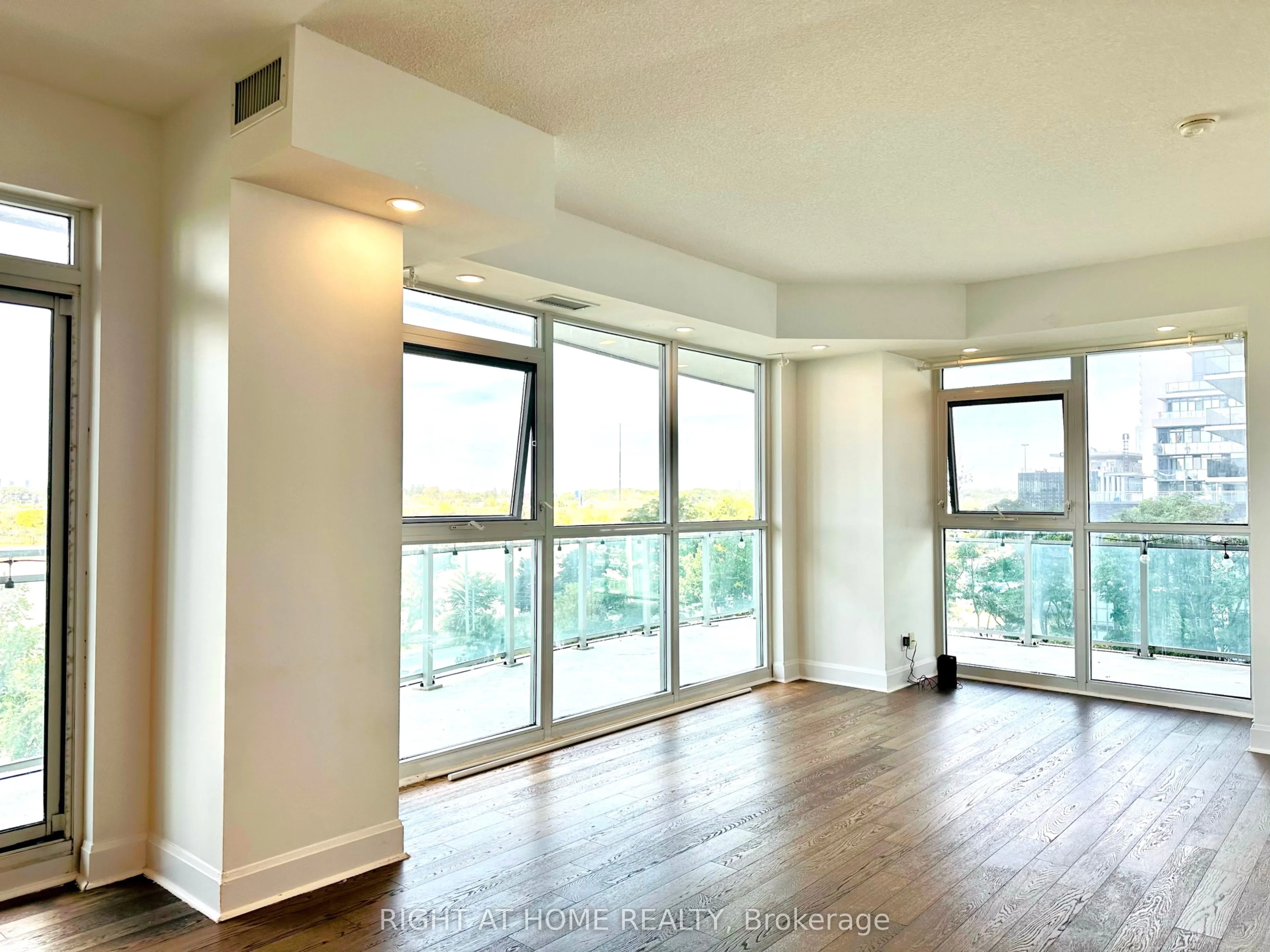 33 Shore Breeze Drive, #504