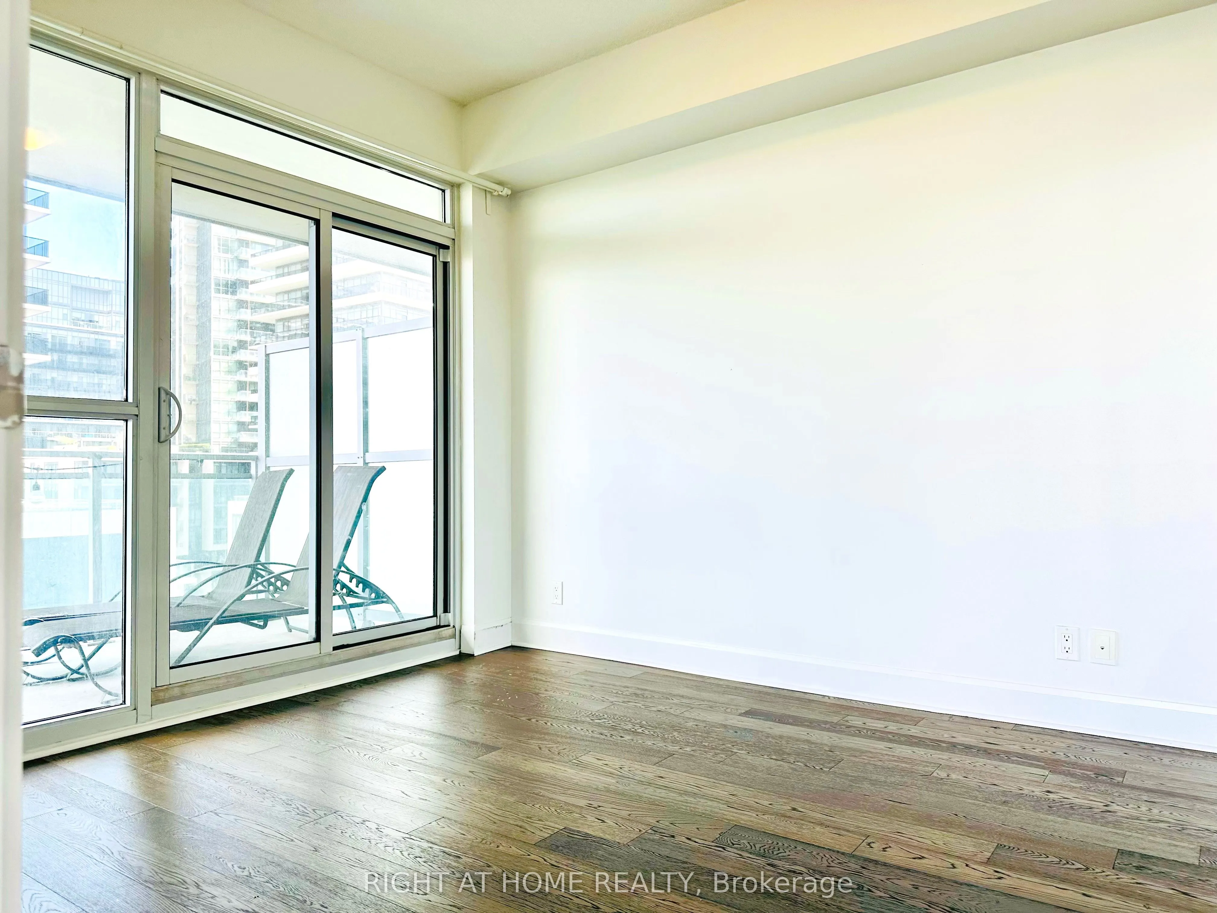 33 Shore Breeze Drive, #504