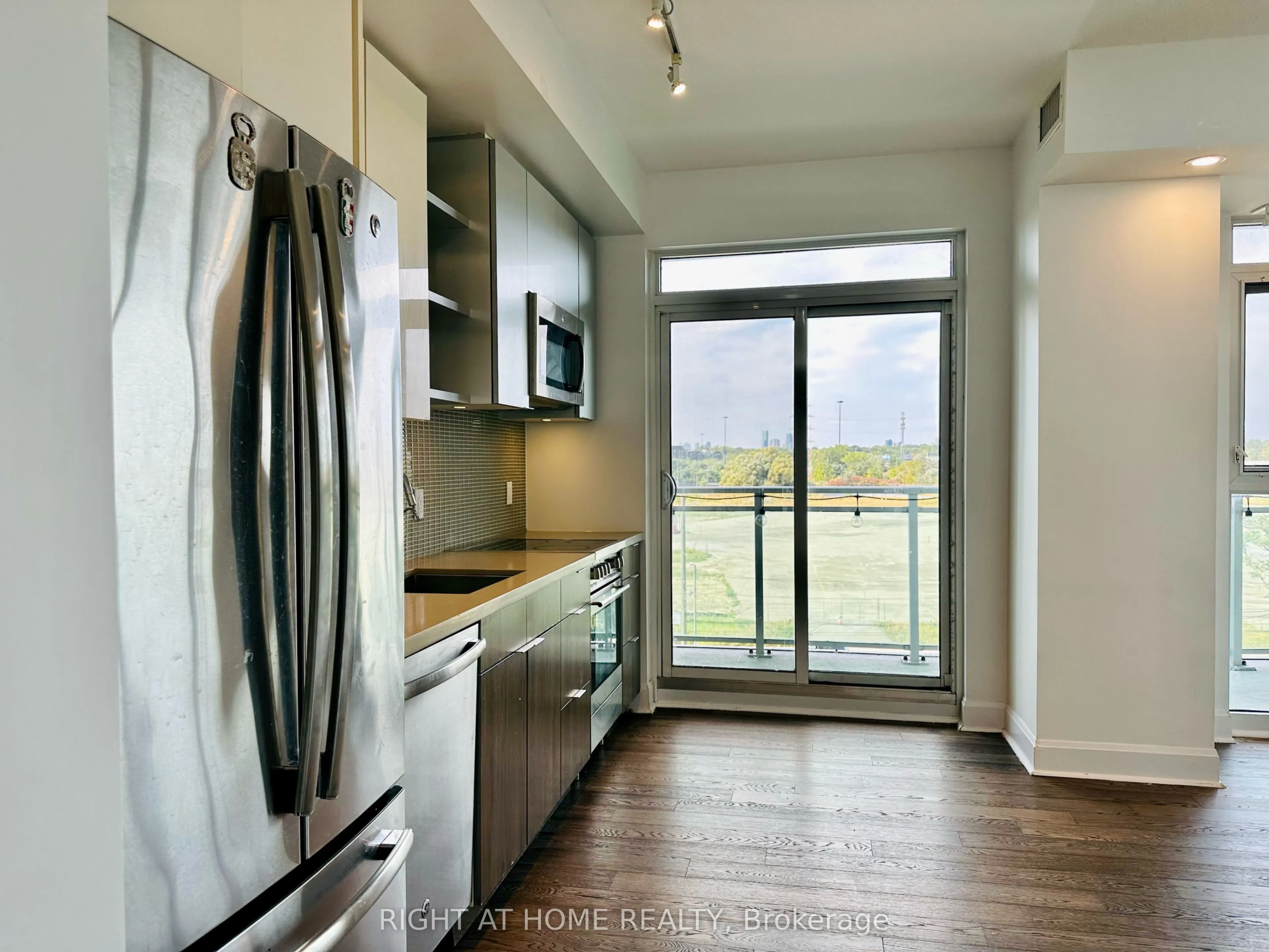 33 Shore Breeze Drive, #504