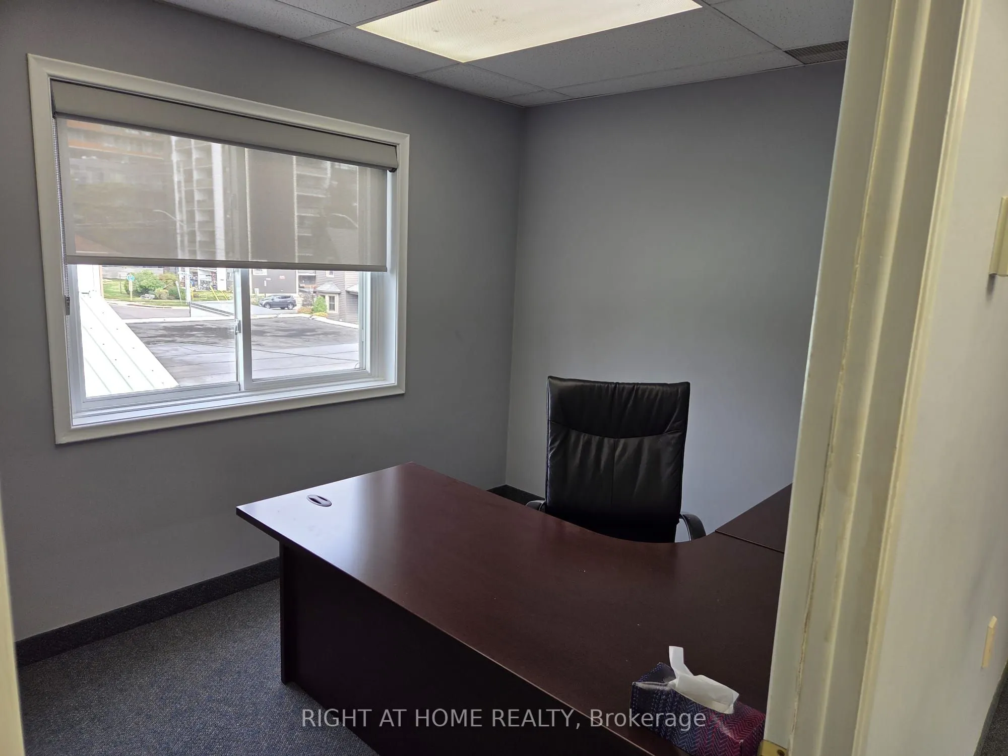 8 Stavebank Road N, #401