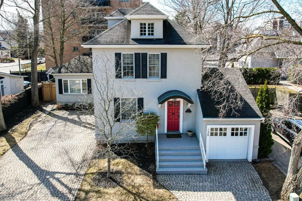 128 Chisholm Street