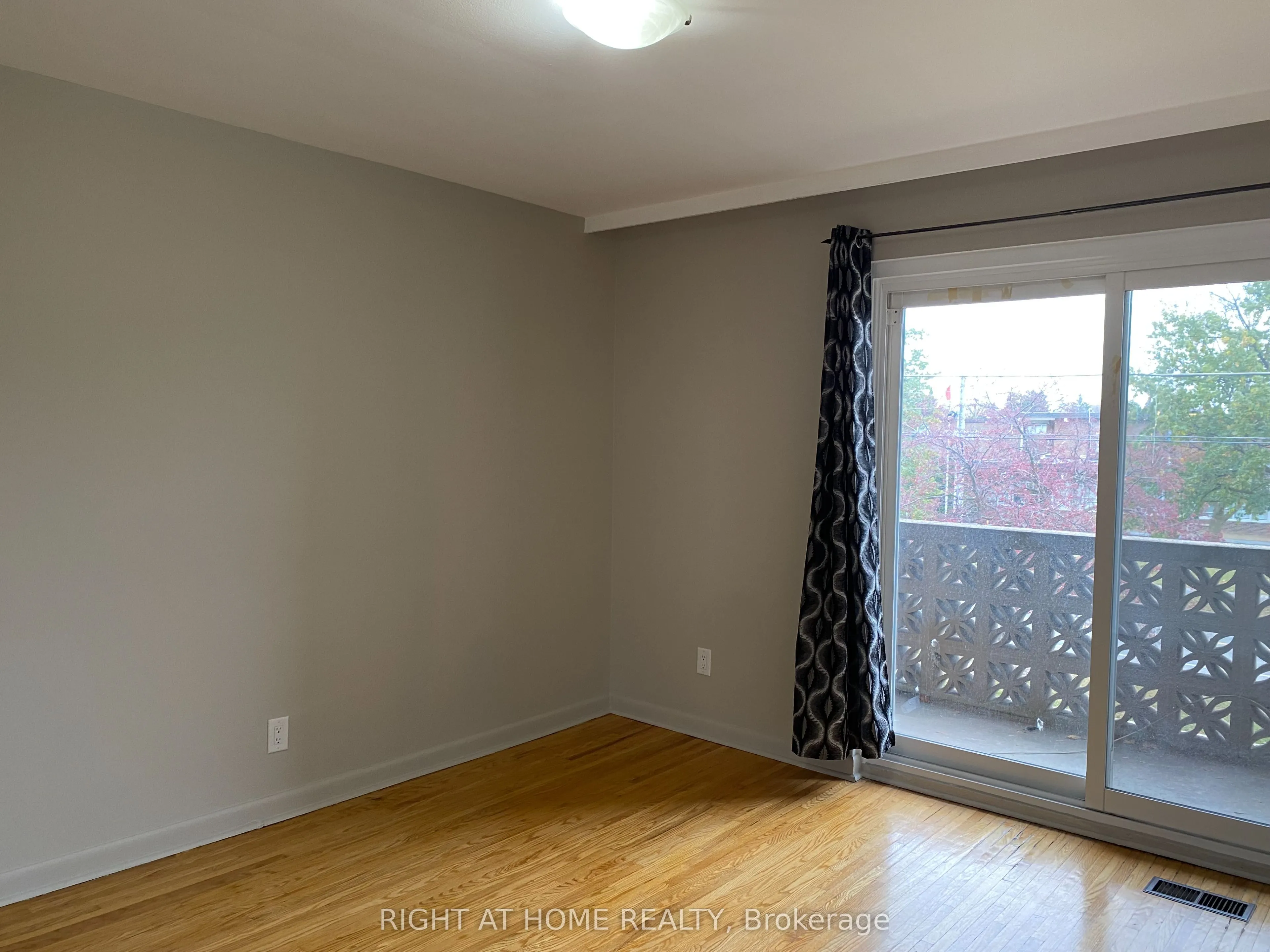 3230 The Credit Woodlands, #6