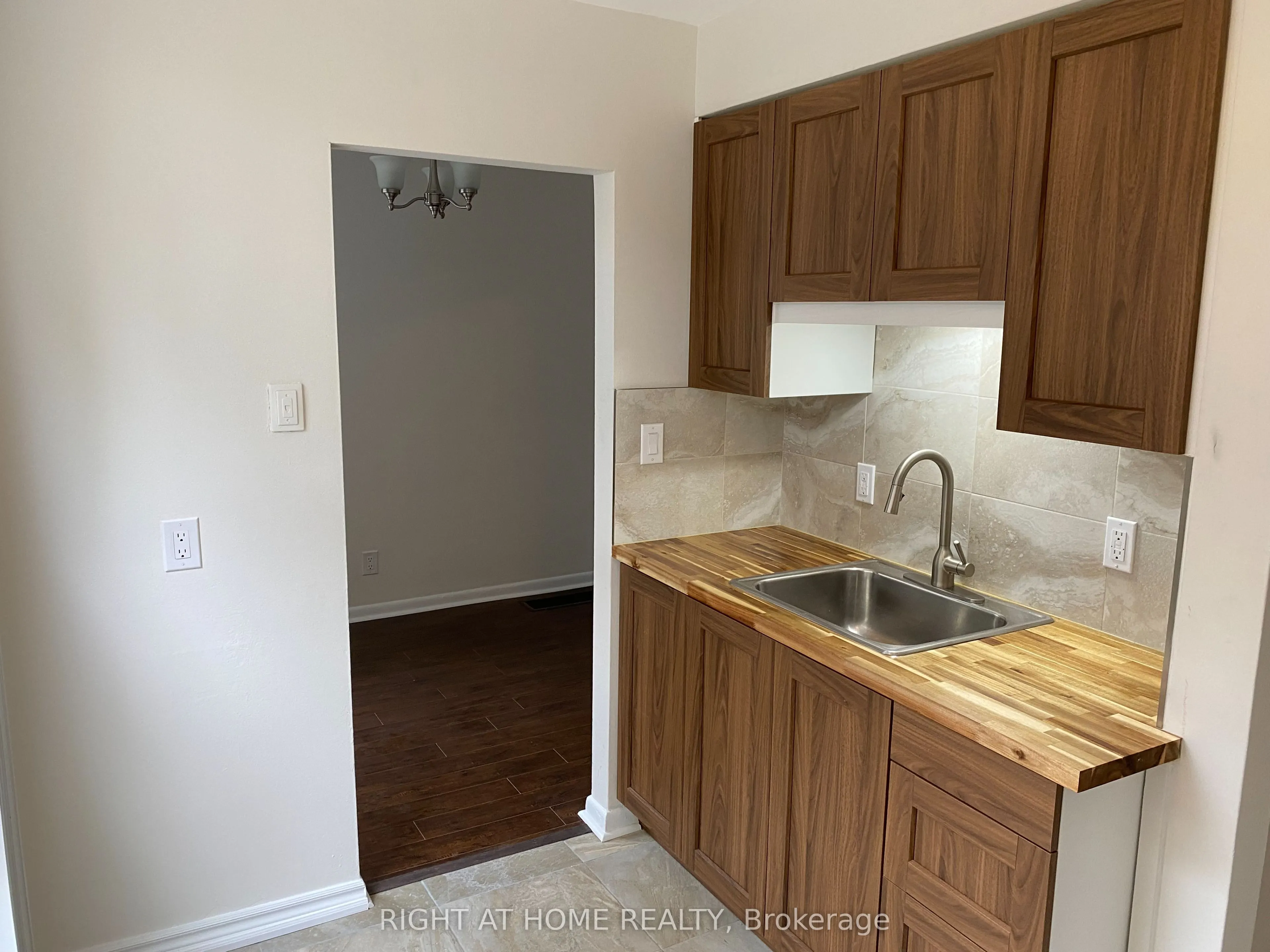 3230 The Credit Woodlands, #6