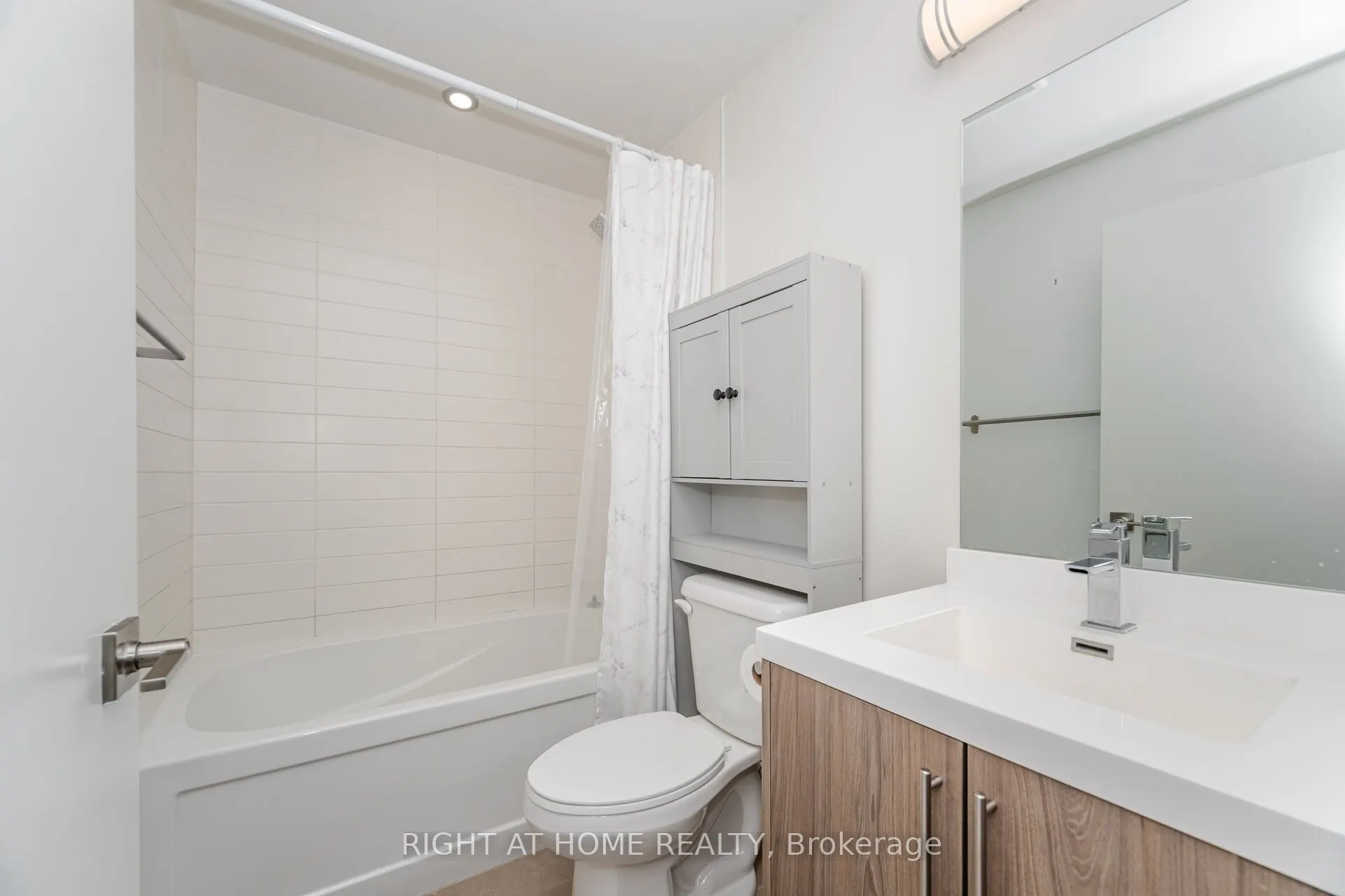 2093 Fairview Street, #1003