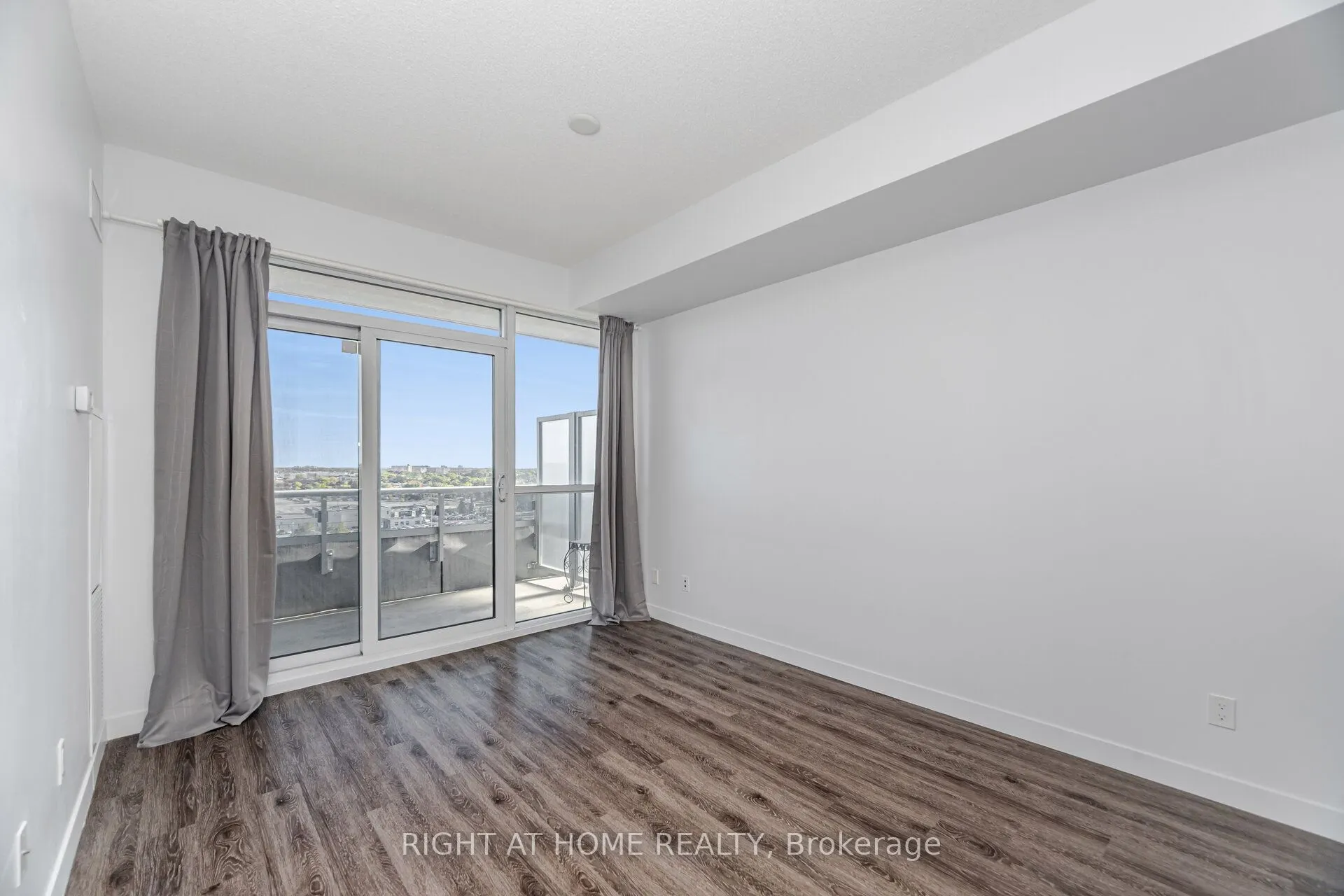 2093 Fairview Street, #1003