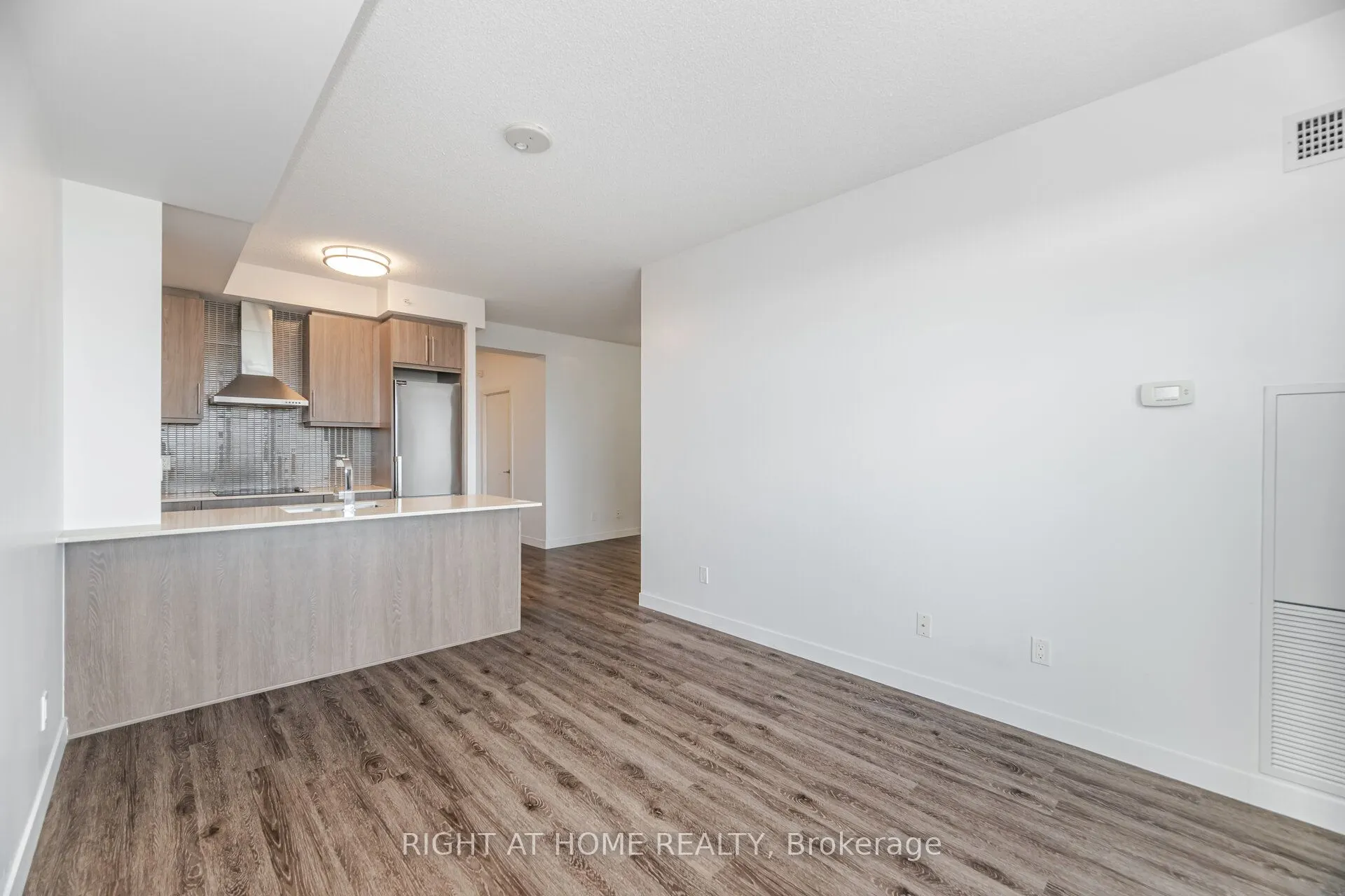 2093 Fairview Street, #1003