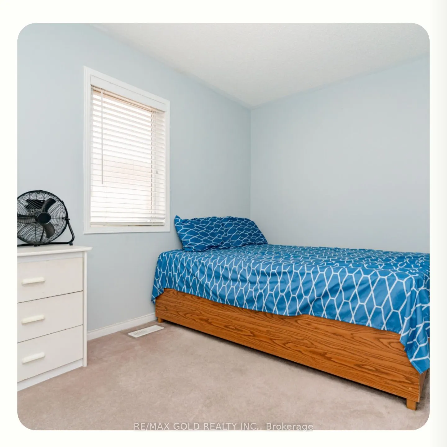 95 Crystalview Crescent, #(Main & 2nd Floor)