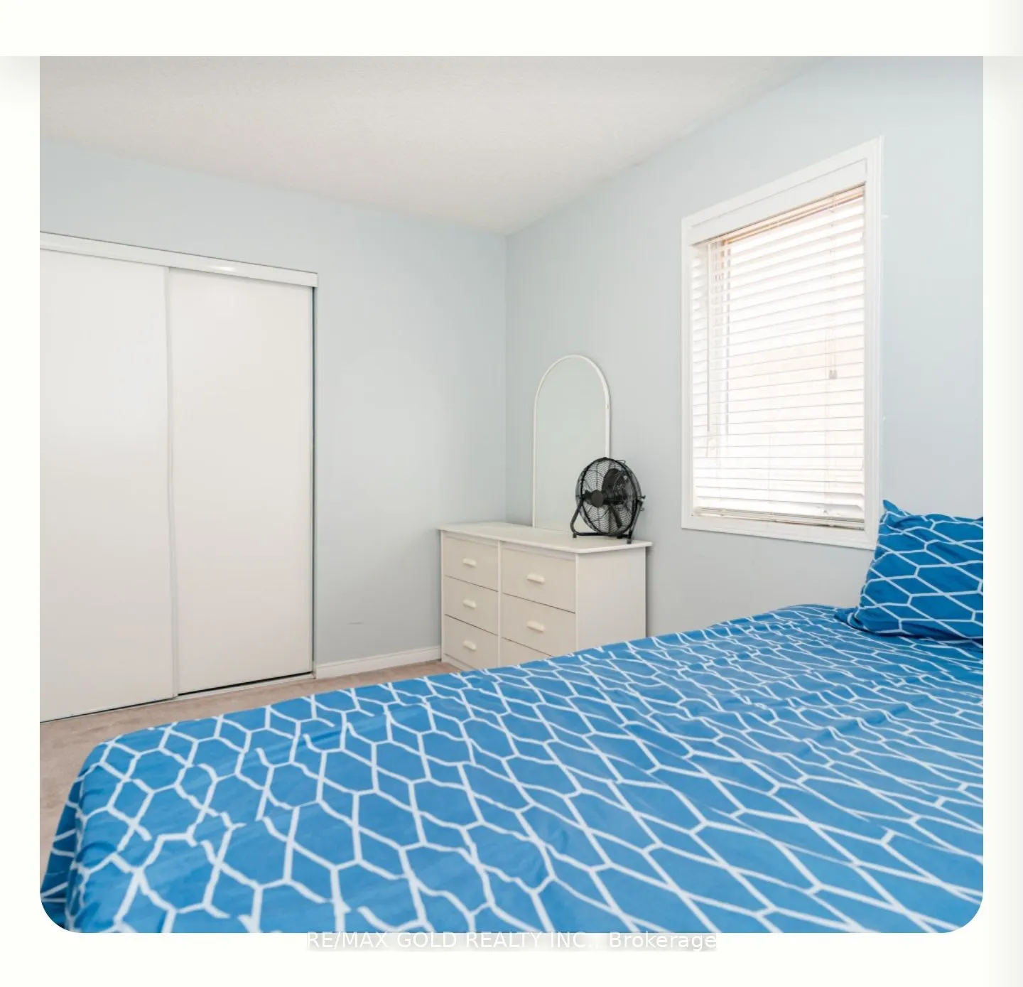 95 Crystalview Crescent, #(Main & 2nd Floor)