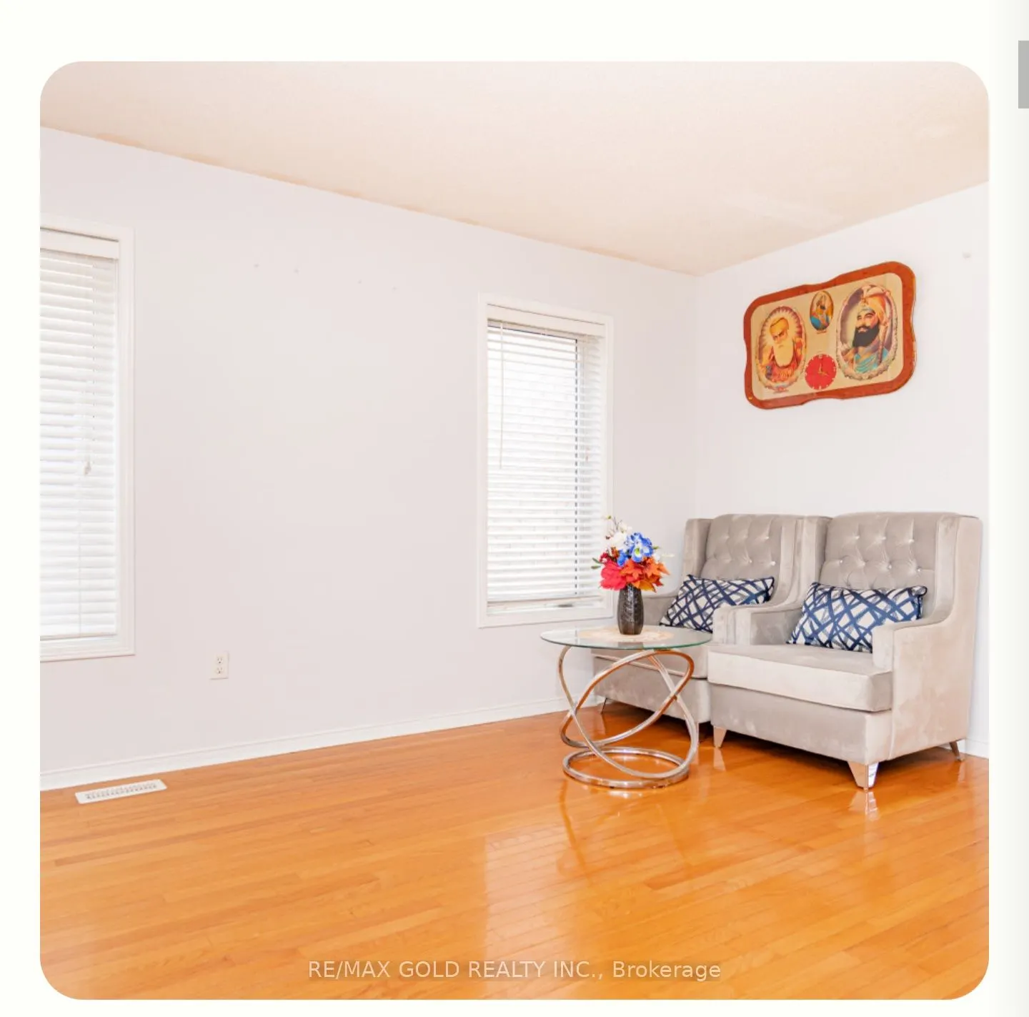 95 Crystalview Crescent, #(Main & 2nd Floor)