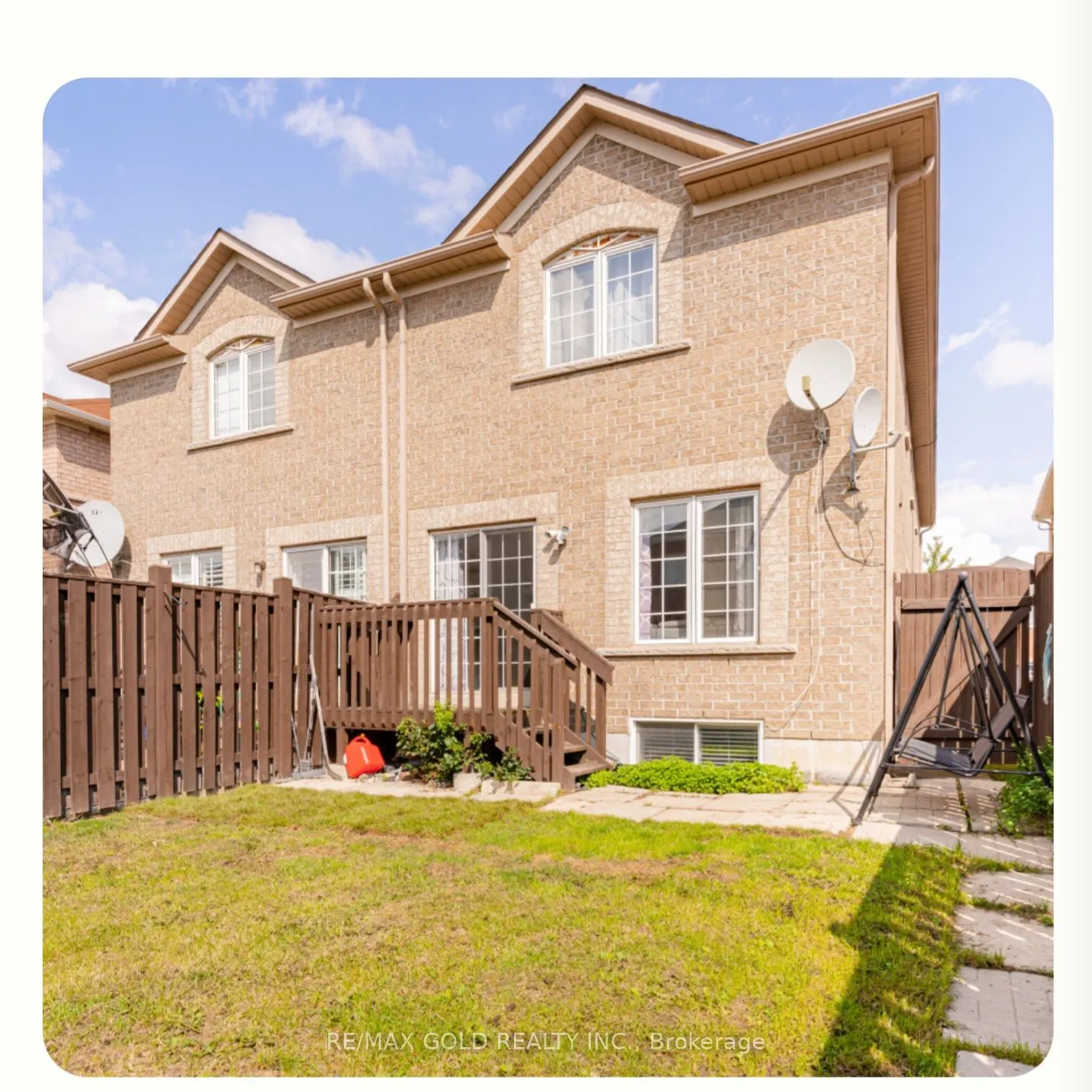 95 Crystalview Crescent, #(Main & 2nd Floor)