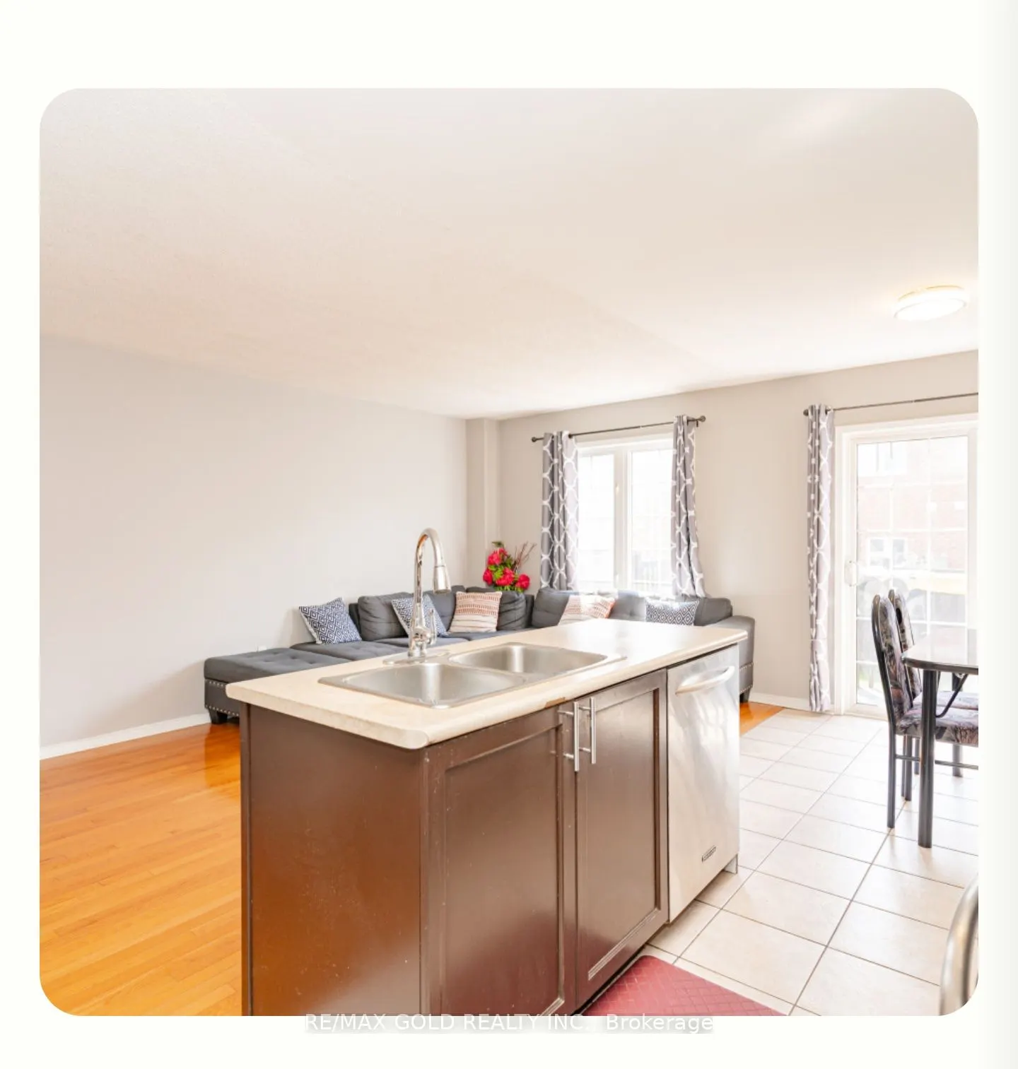 95 Crystalview Crescent, #(Main & 2nd Floor)