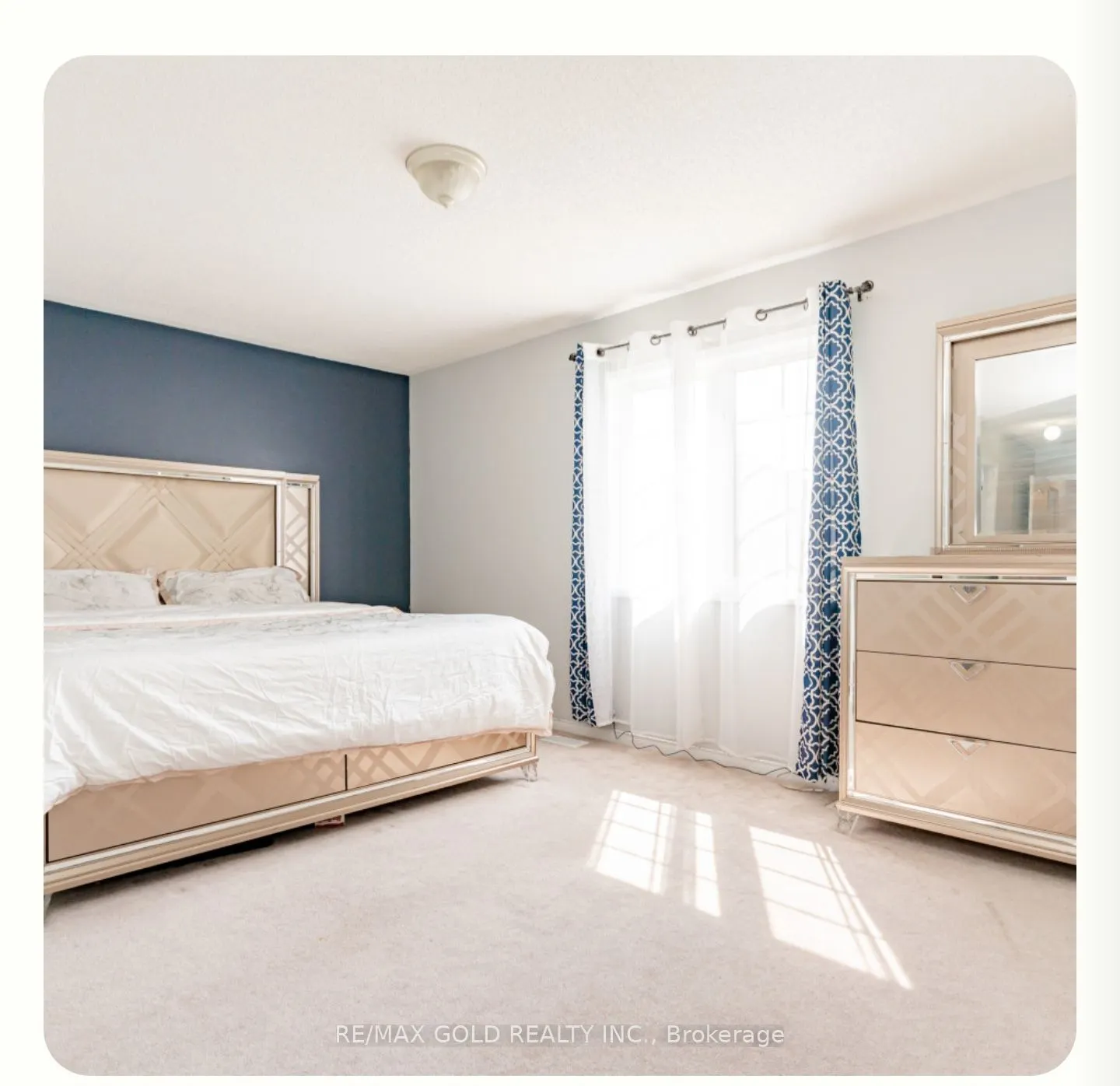 95 Crystalview Crescent, #(Main & 2nd Floor)