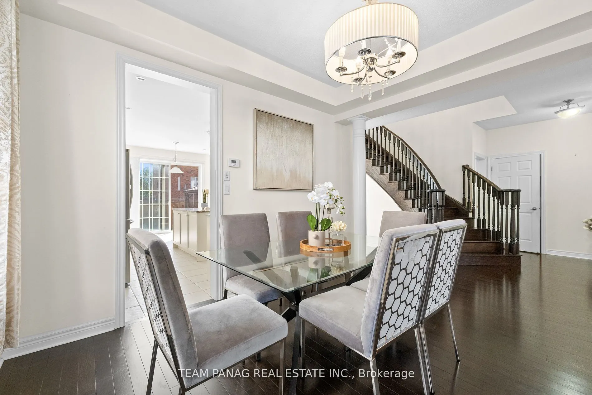 33 Bonnieglen Farm Boulevard
