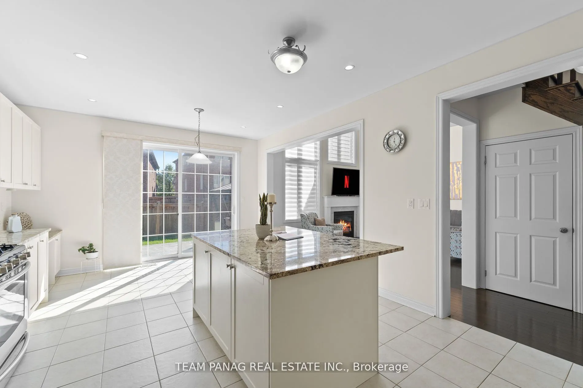 33 Bonnieglen Farm Boulevard