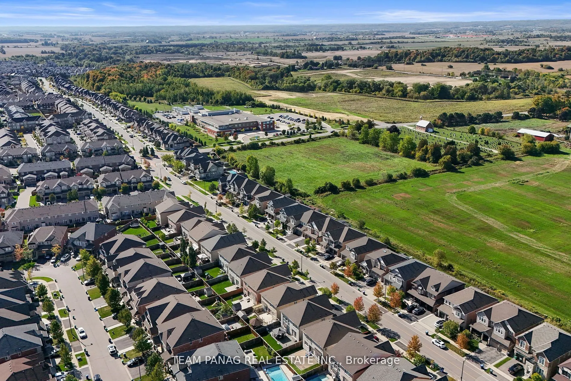 33 Bonnieglen Farm Boulevard