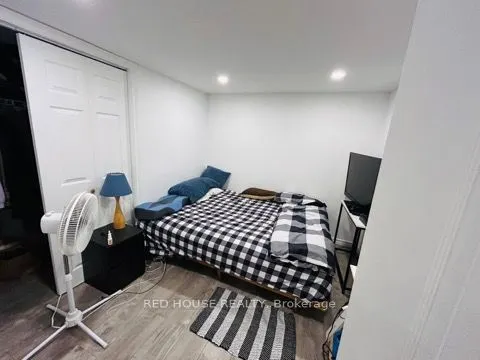 2768 Dundas Street W, #bsmt