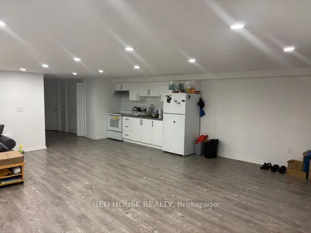 2768 Dundas Street W, #bsmt