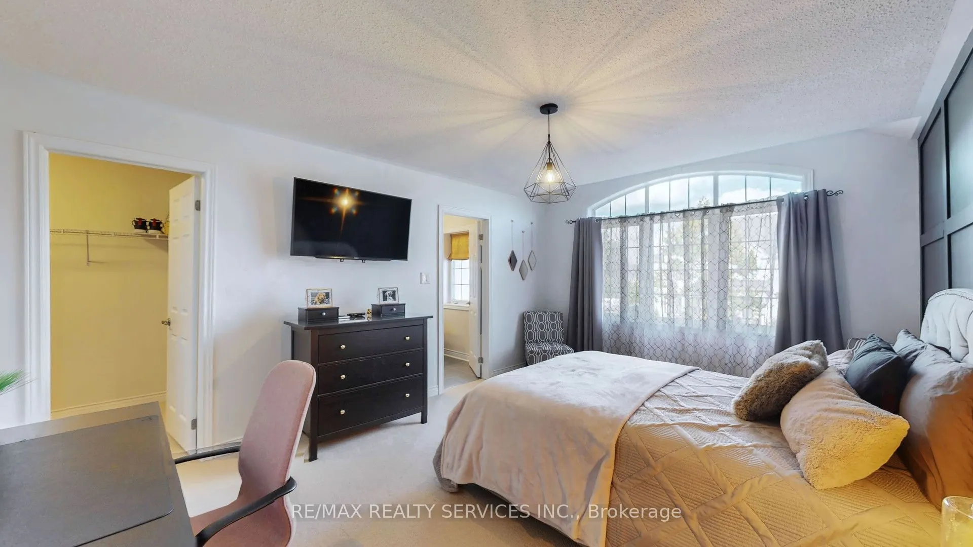 70 Little Britain Crescent