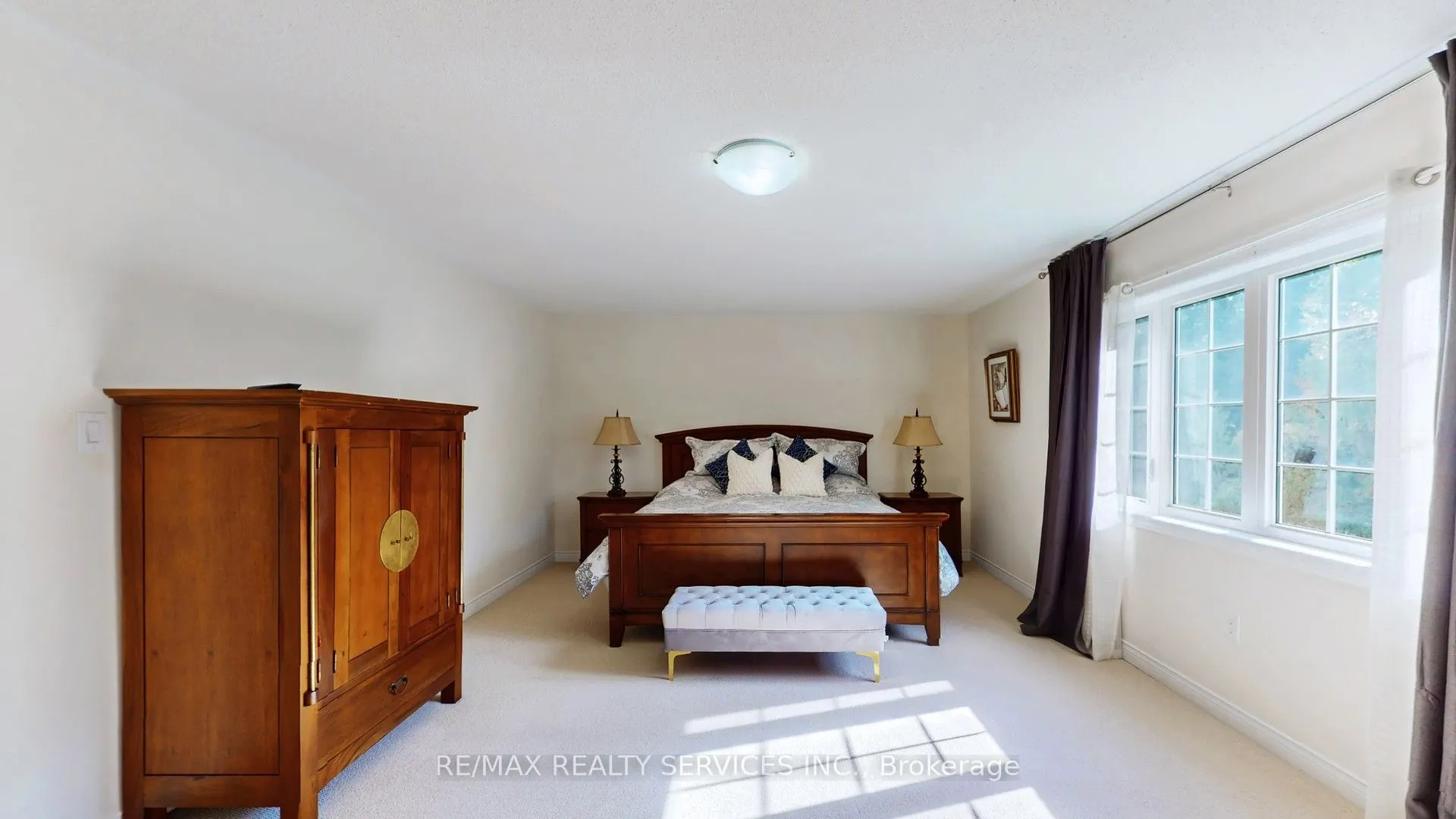 70 Little Britain Crescent