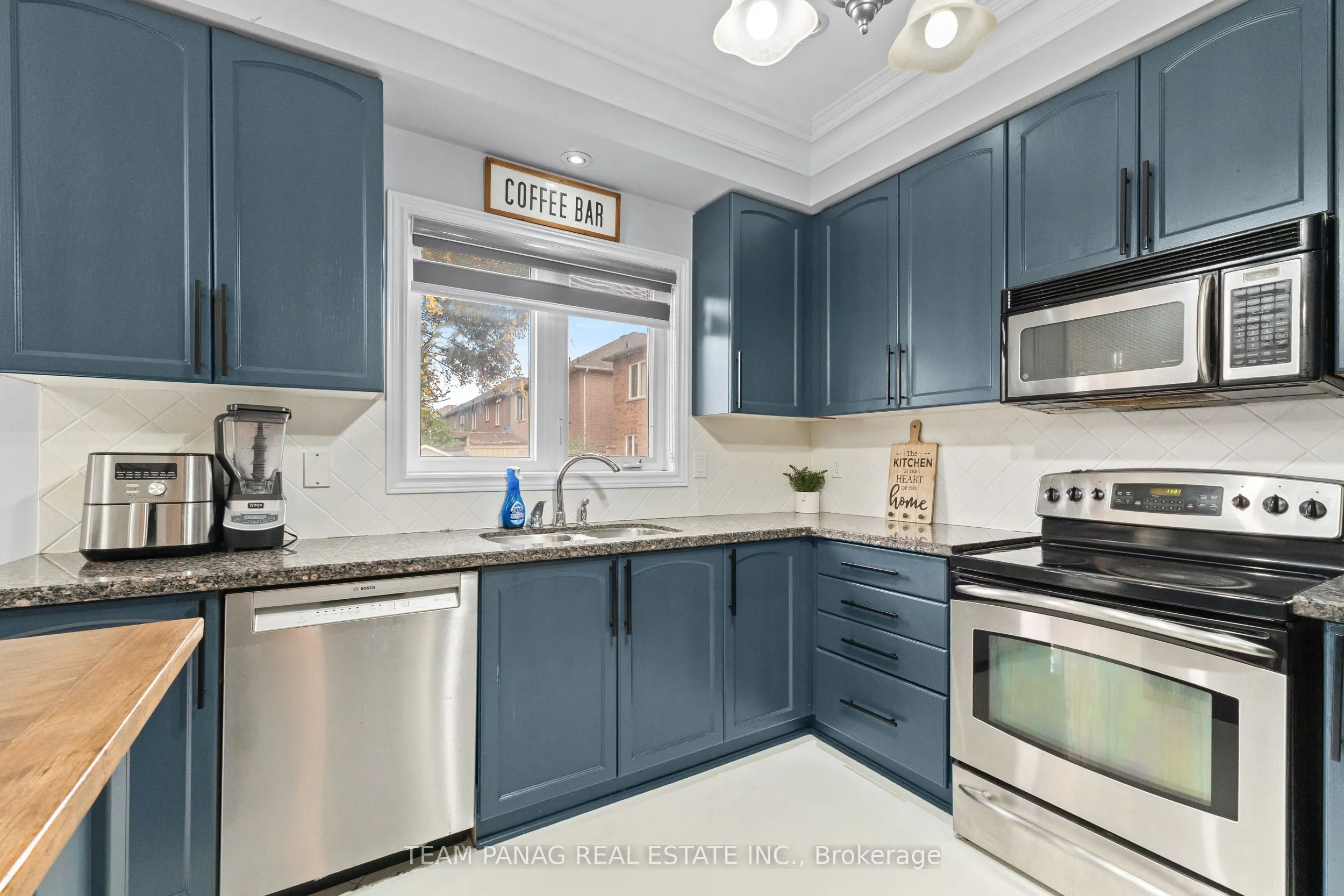 7 Yellow Avens Boulevard