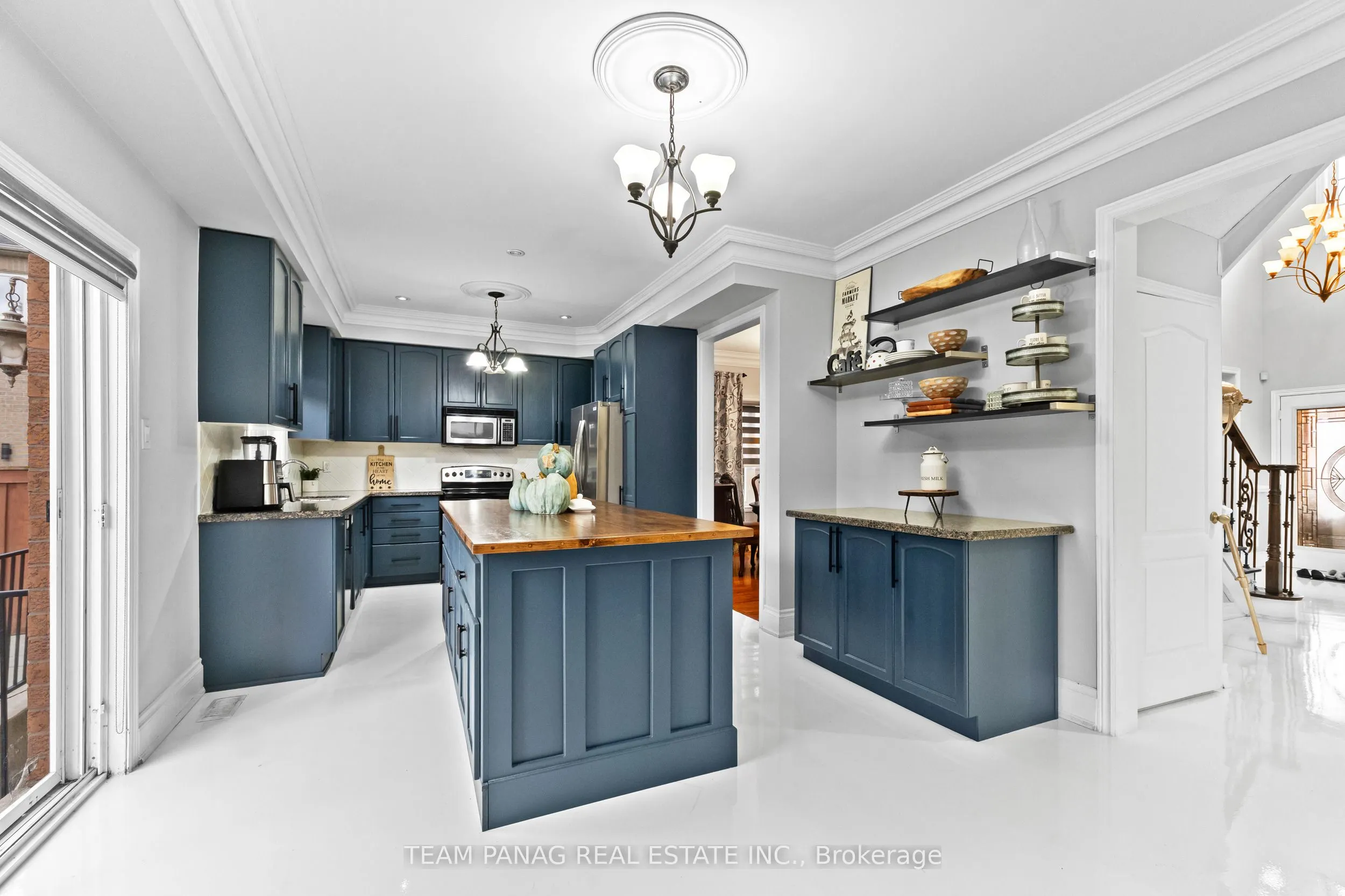 7 Yellow Avens Boulevard