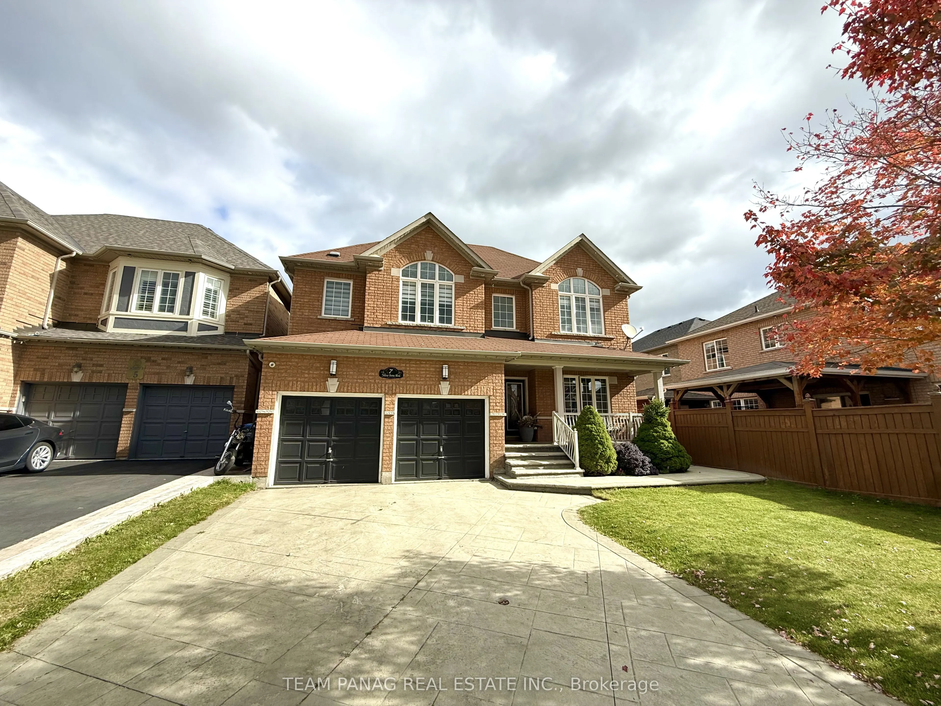 7 Yellow Avens Boulevard