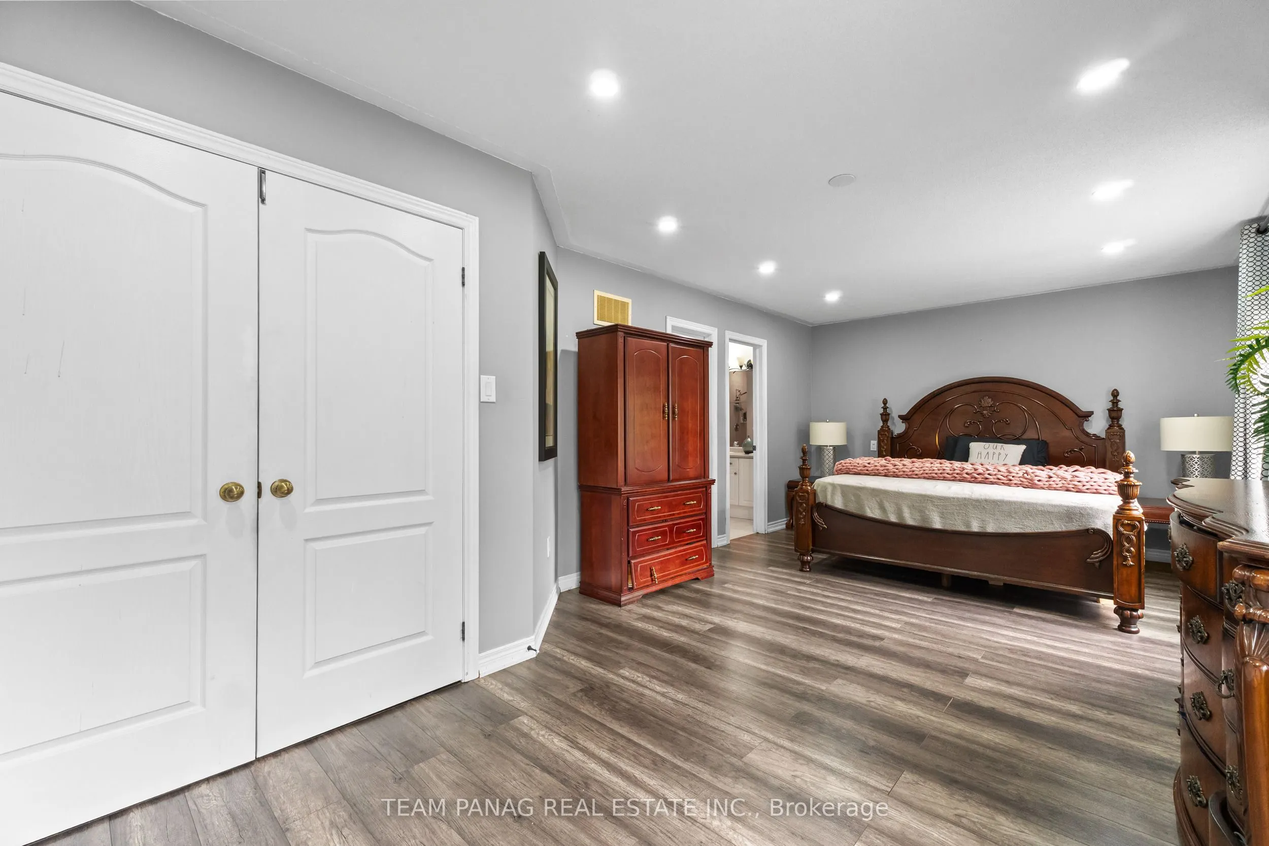 7 Yellow Avens Boulevard