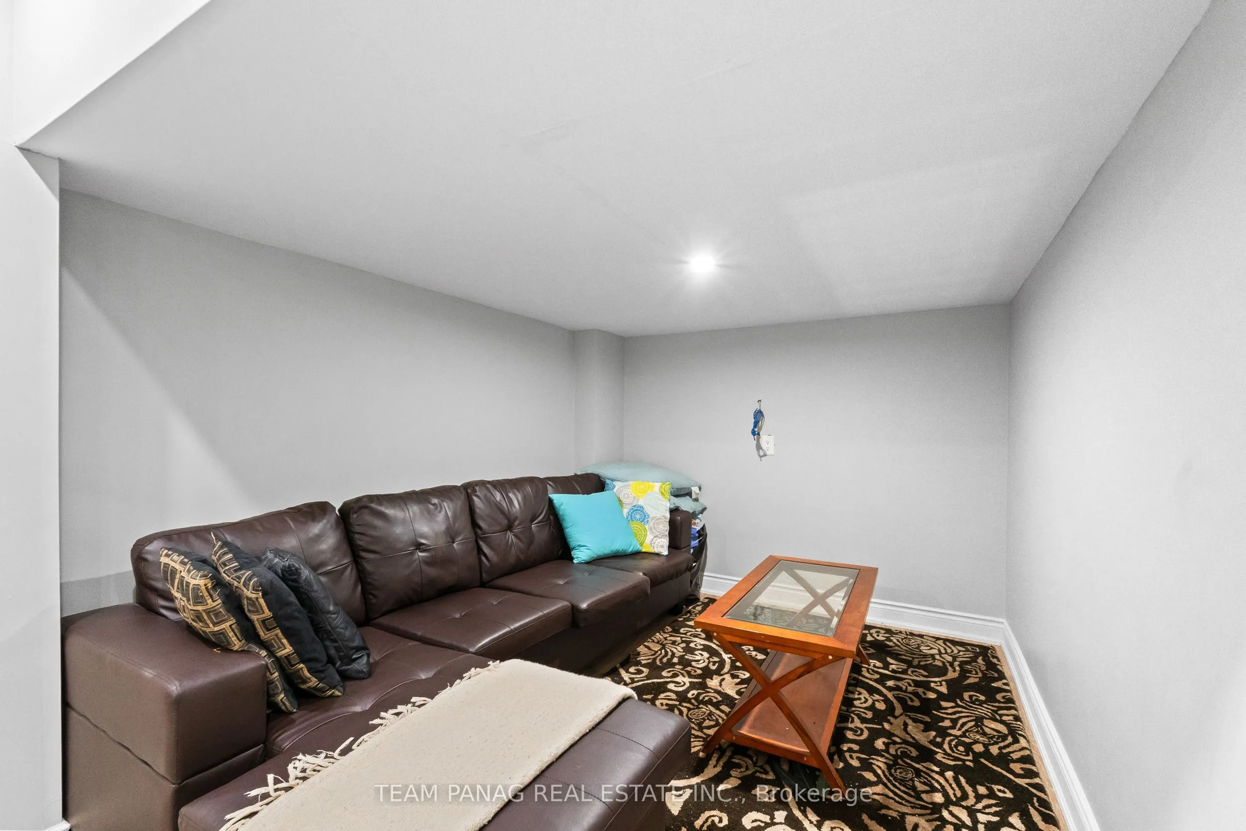 7 Yellow Avens Boulevard