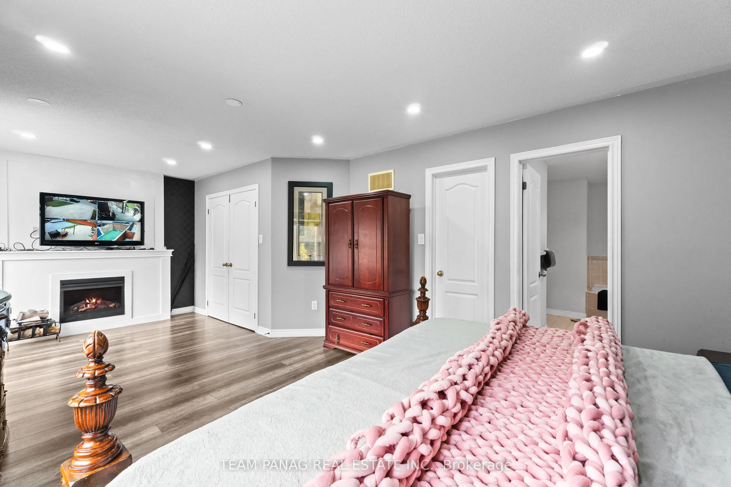 7 Yellow Avens Boulevard