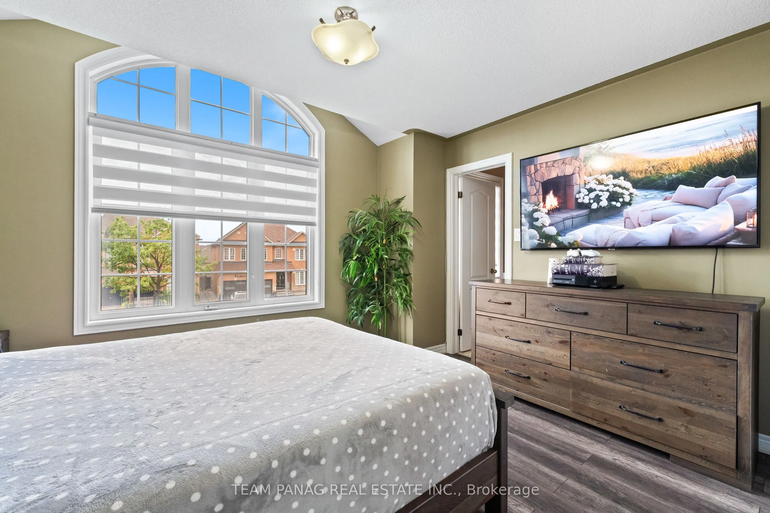 7 Yellow Avens Boulevard