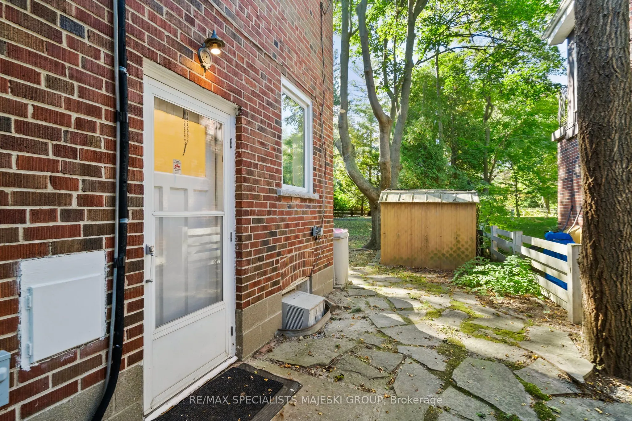 23 Stonegate Road