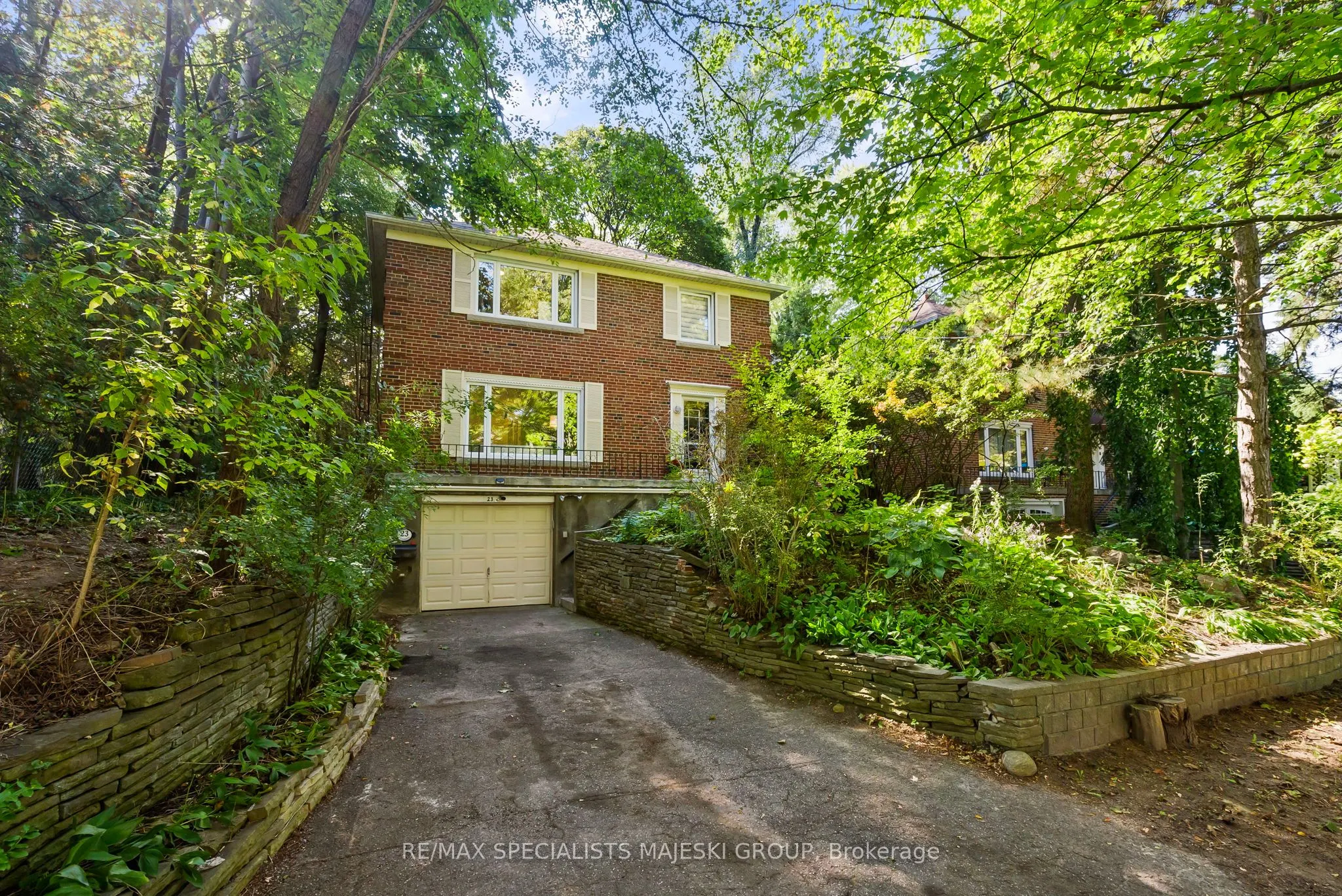 23 Stonegate Road