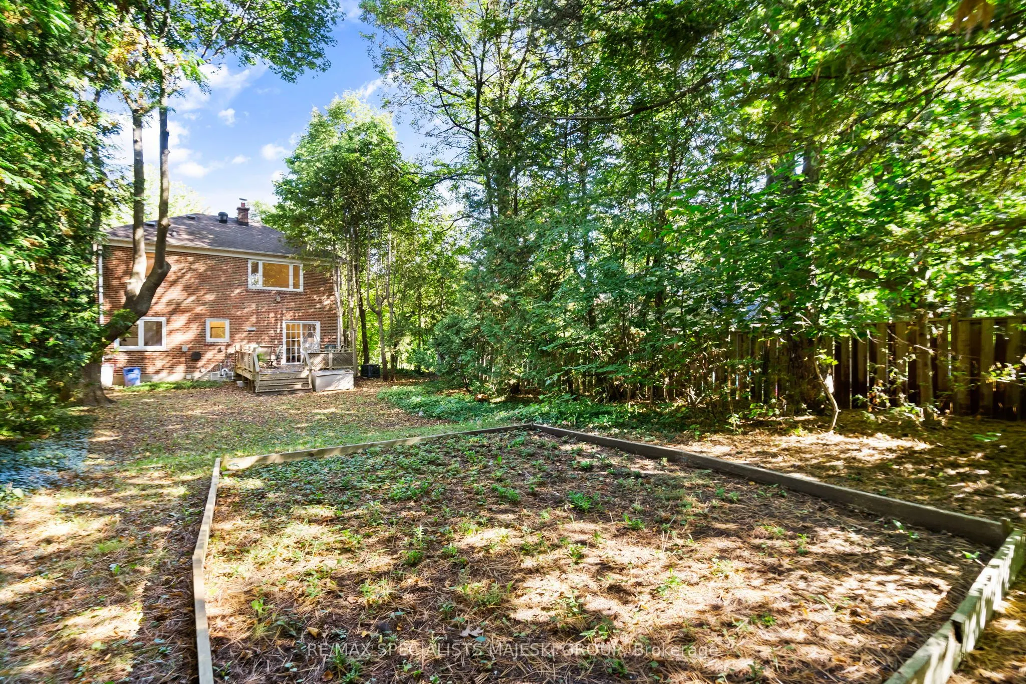 23 Stonegate Road