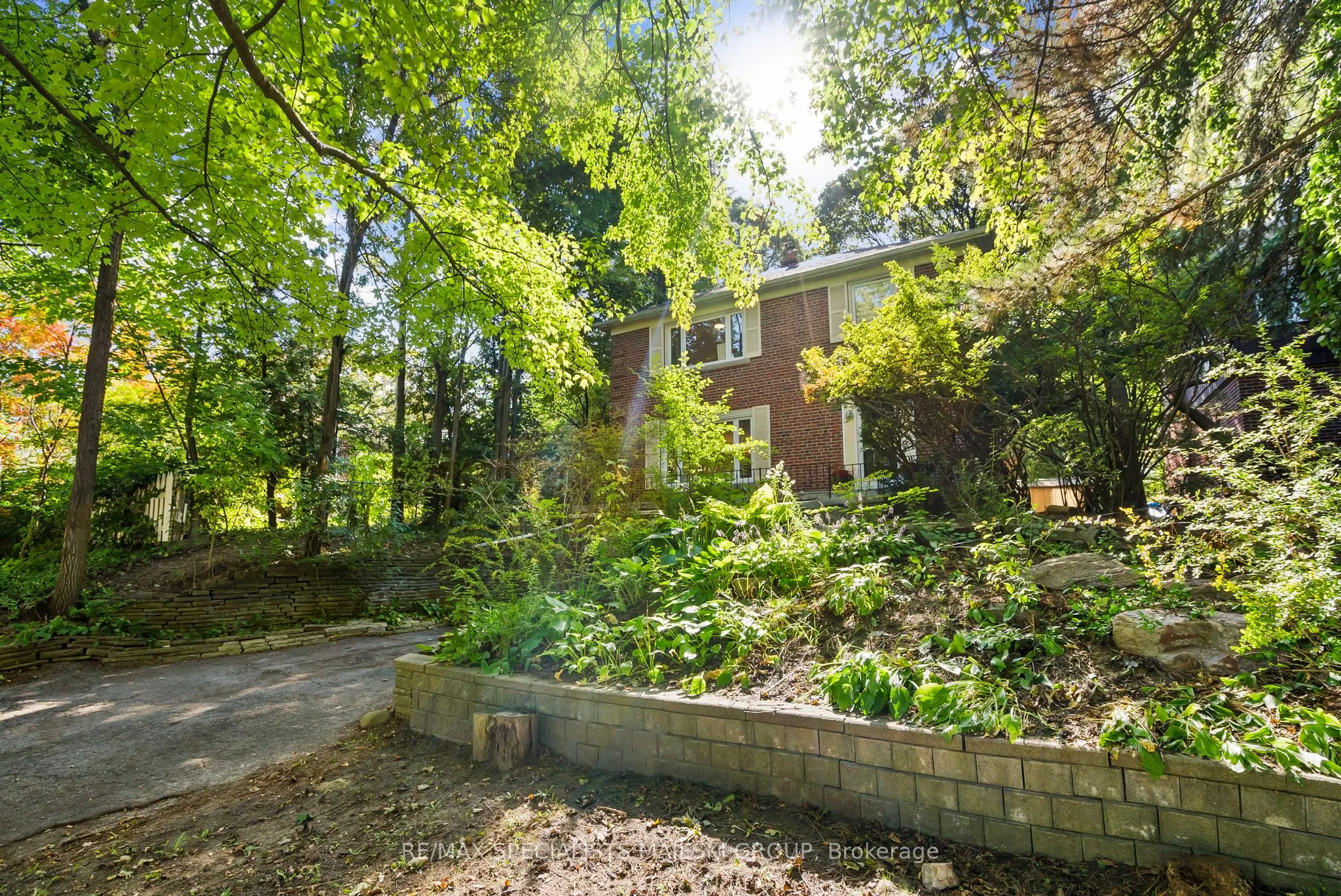 23 Stonegate Road